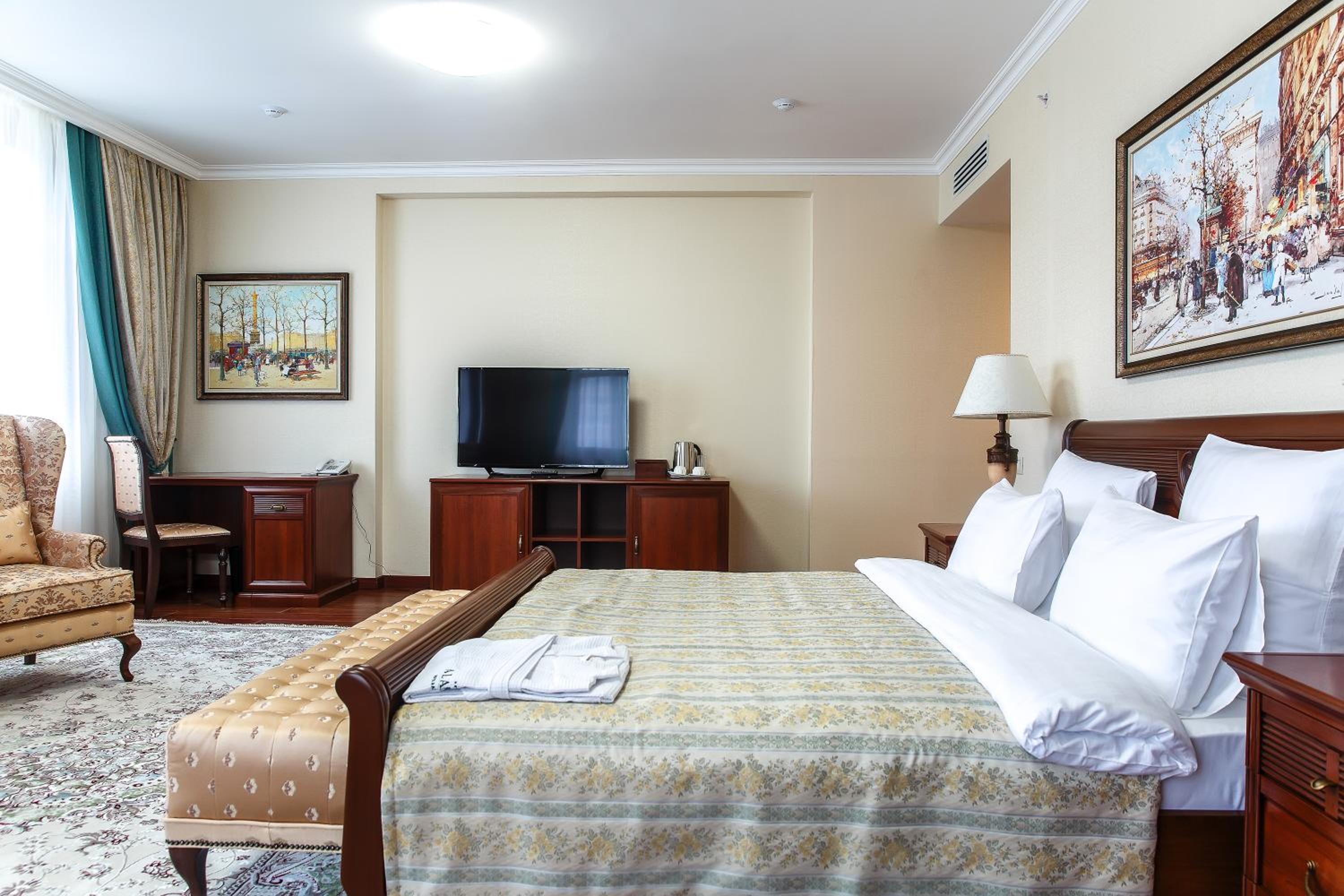 Deluxe King Room
