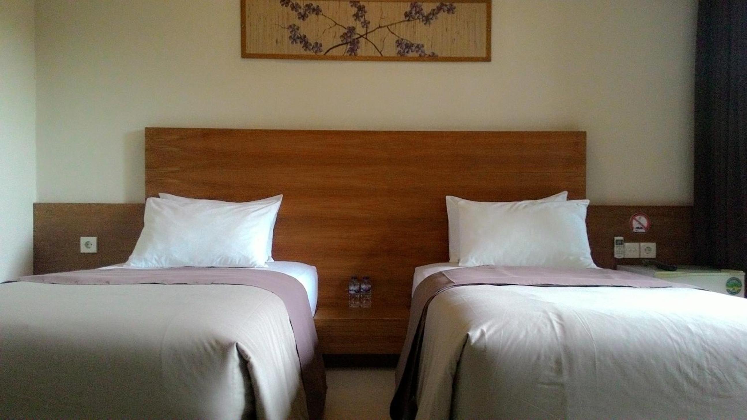 Standard Twin Room with Garden View photo 2