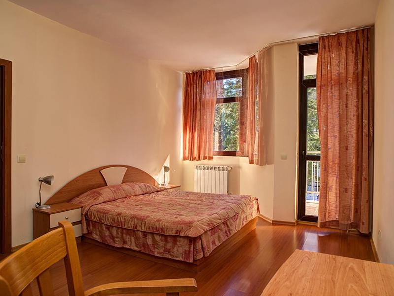 Apartment with Balcony photo 2