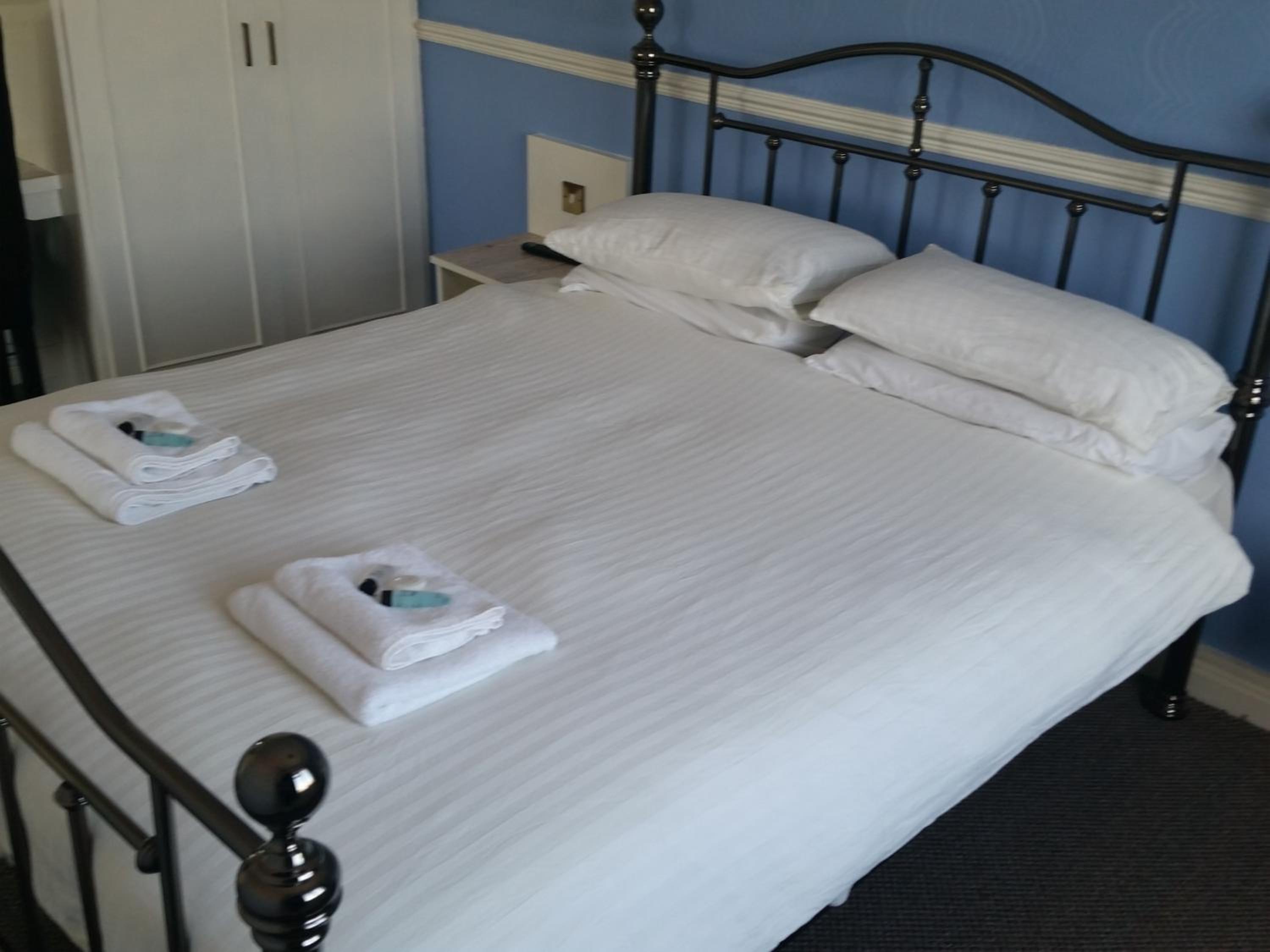 Deluxe Room - Photo 5