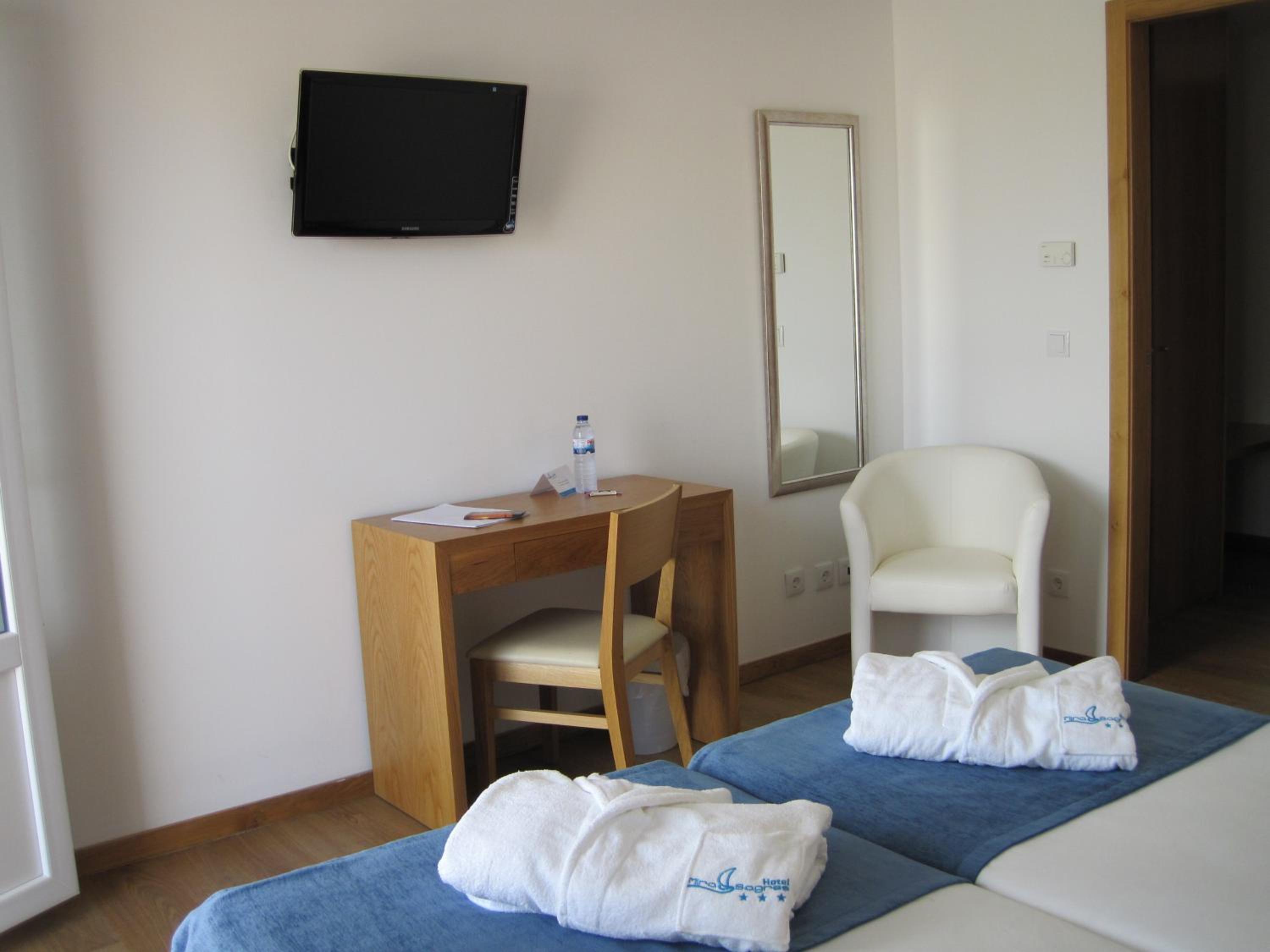 Double or Twin with Balcony or Terrace - Photo 12