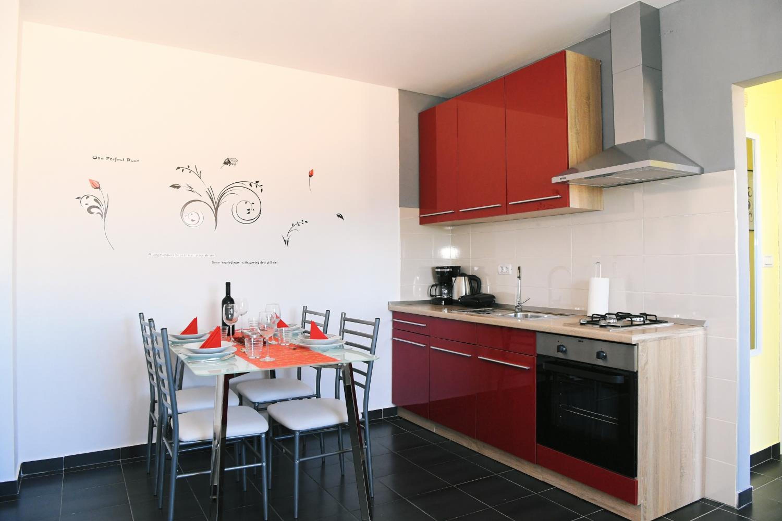 Apartment with Sea View - Photo 15