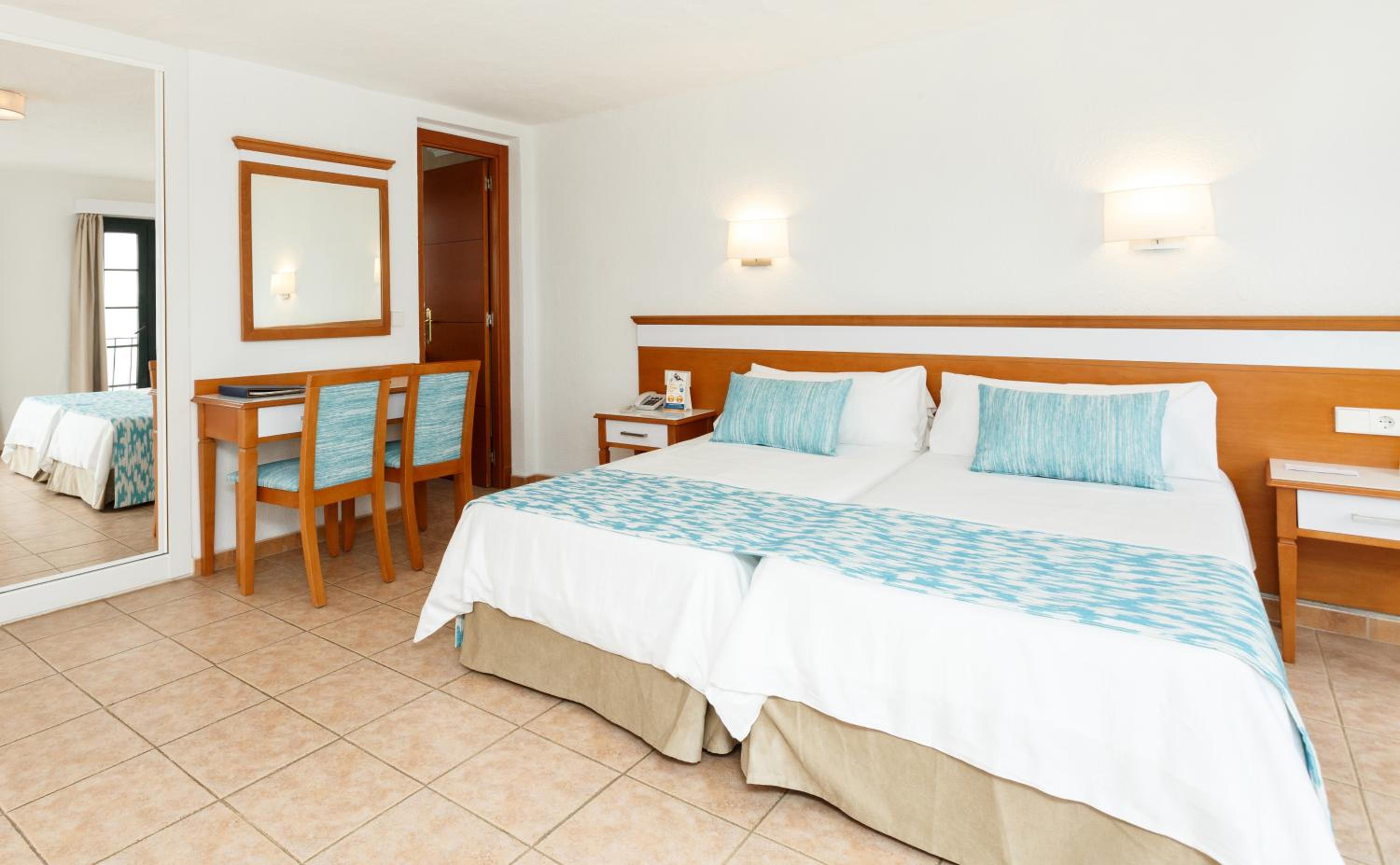 Double or Twin Room (1 Adult+1 Child) - Photo 3
