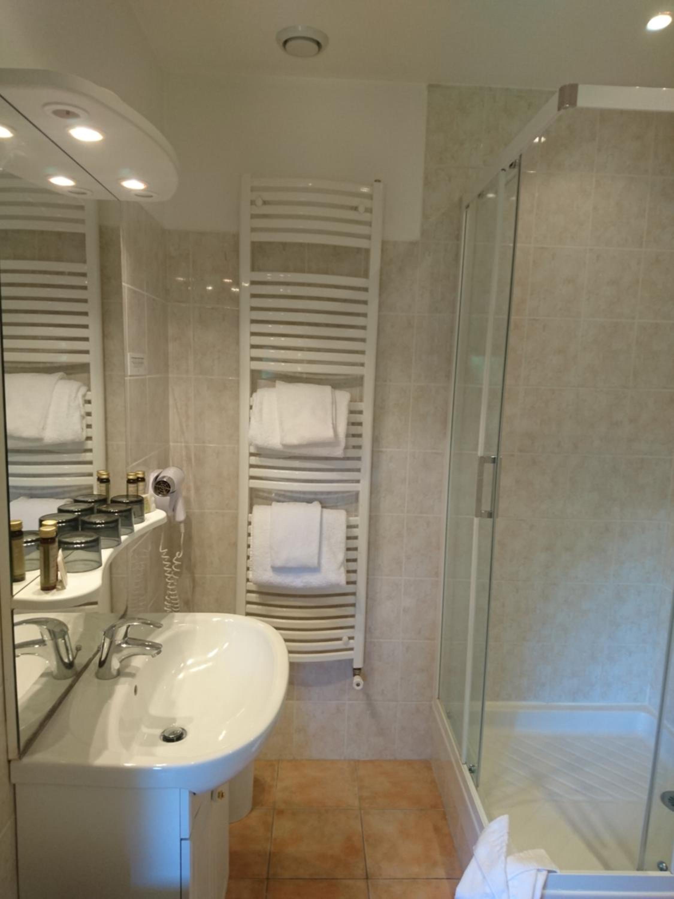 Quadruple Room - Photo 2