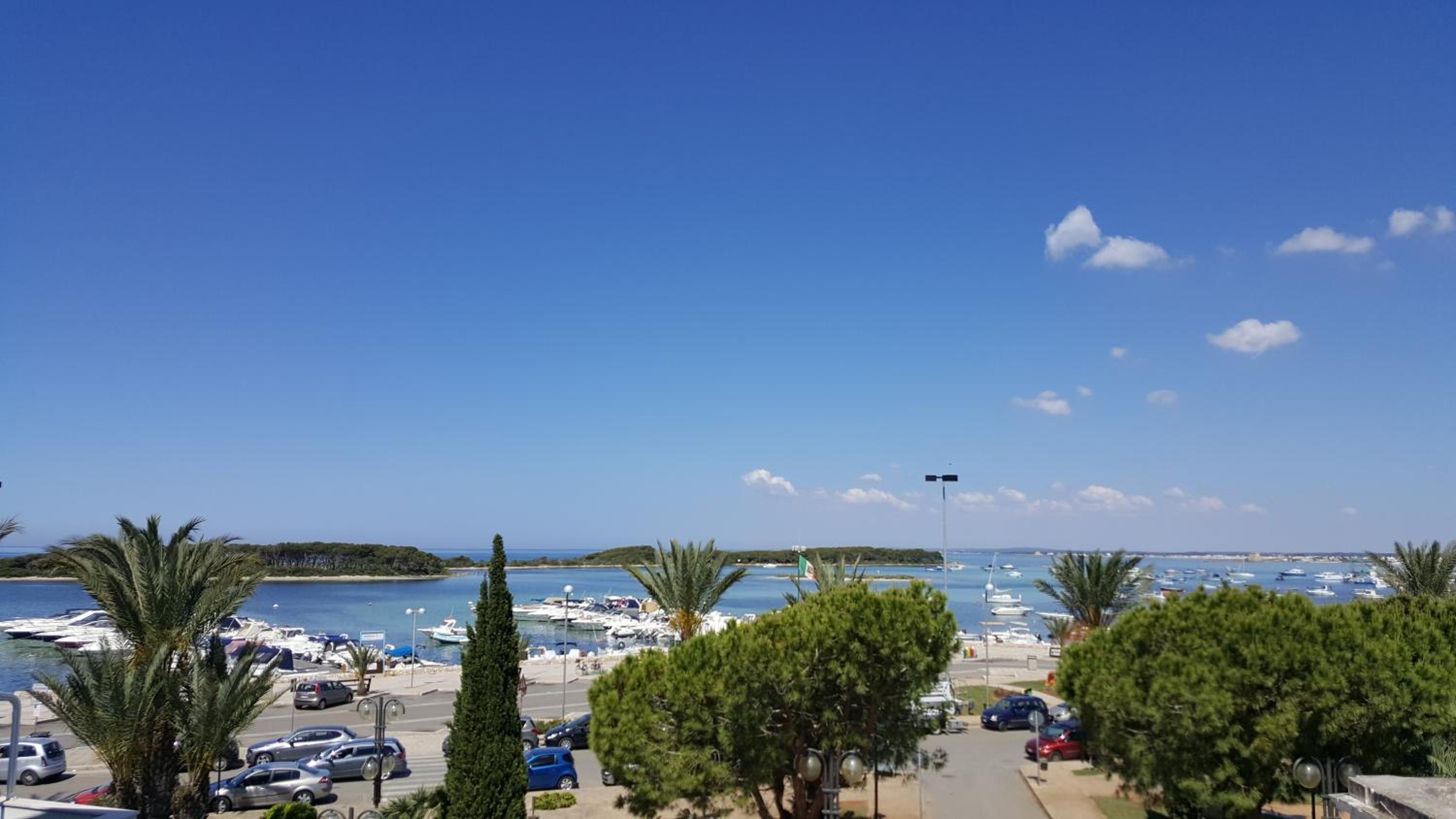 Deluxe Double Room with Balcony and Sea View - Photo 10