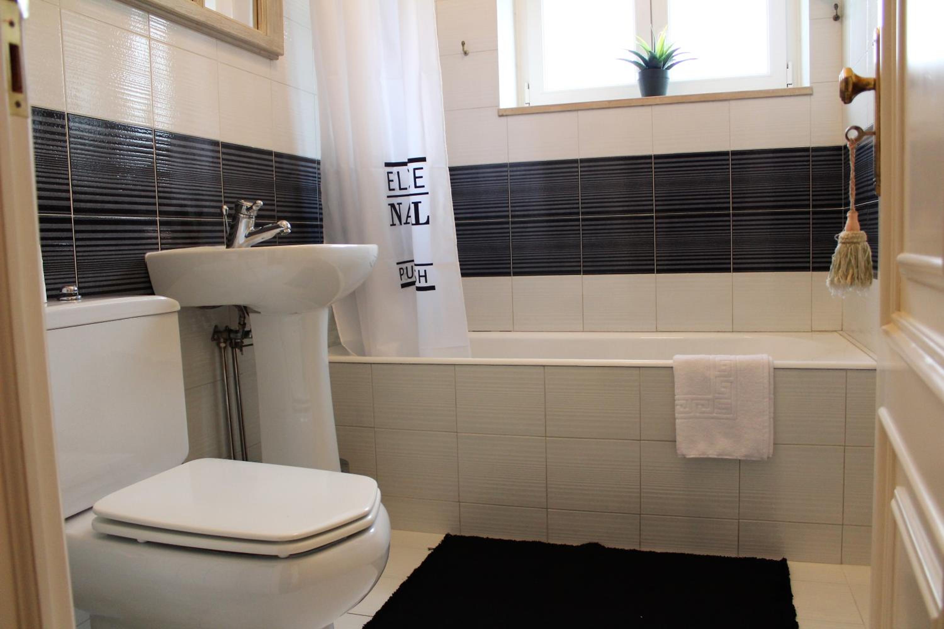 Double Room - Photo 5