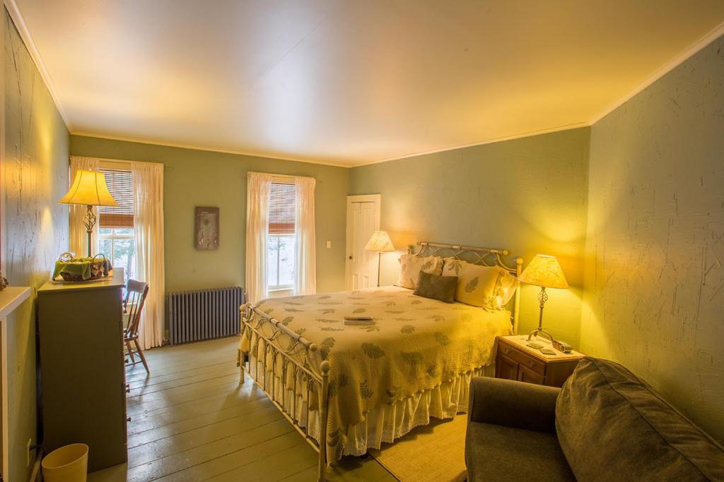 Deluxe Double Room photo 2