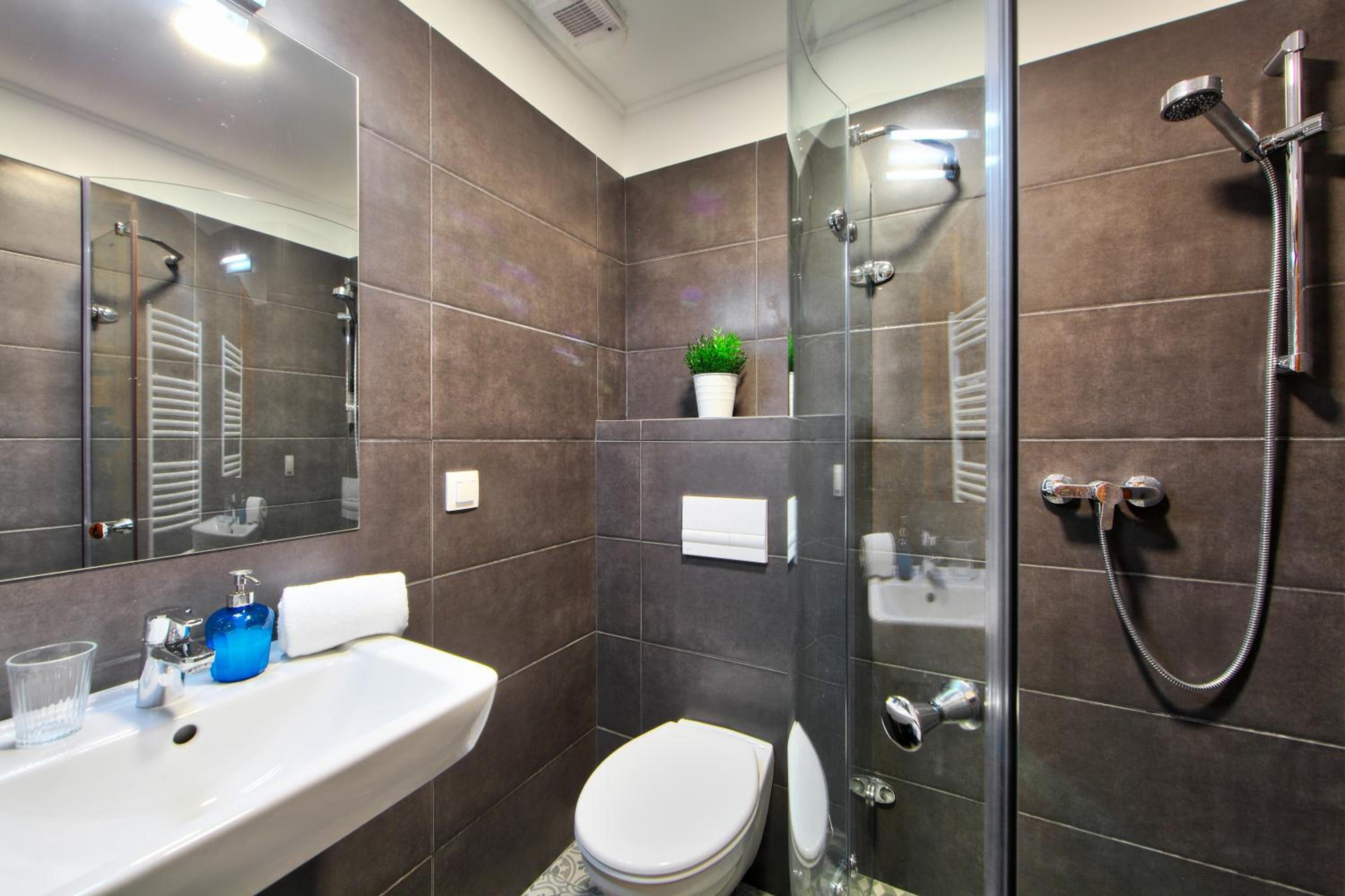 Deluxe Double Room - Photo 12
