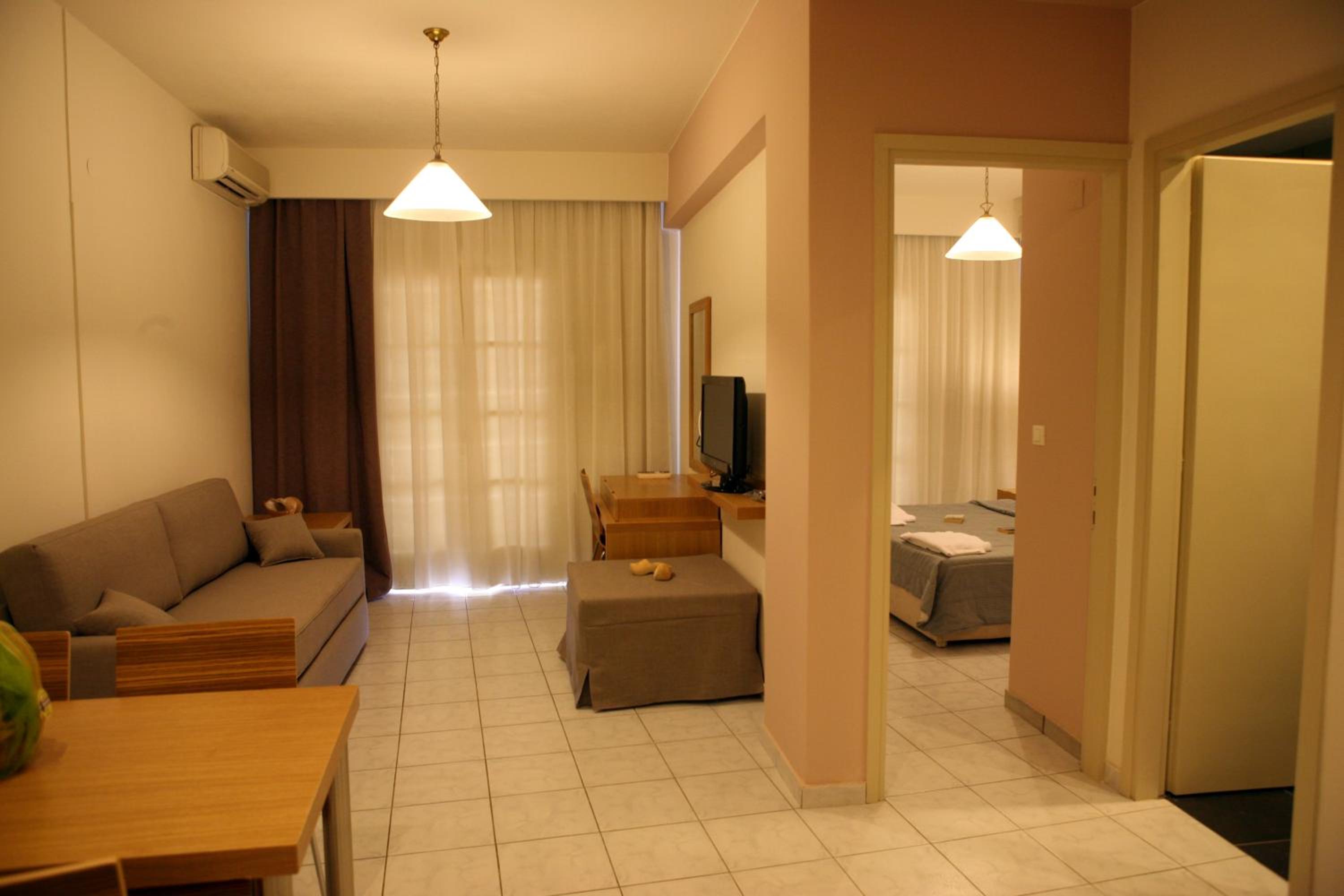 Suite - Photo 12