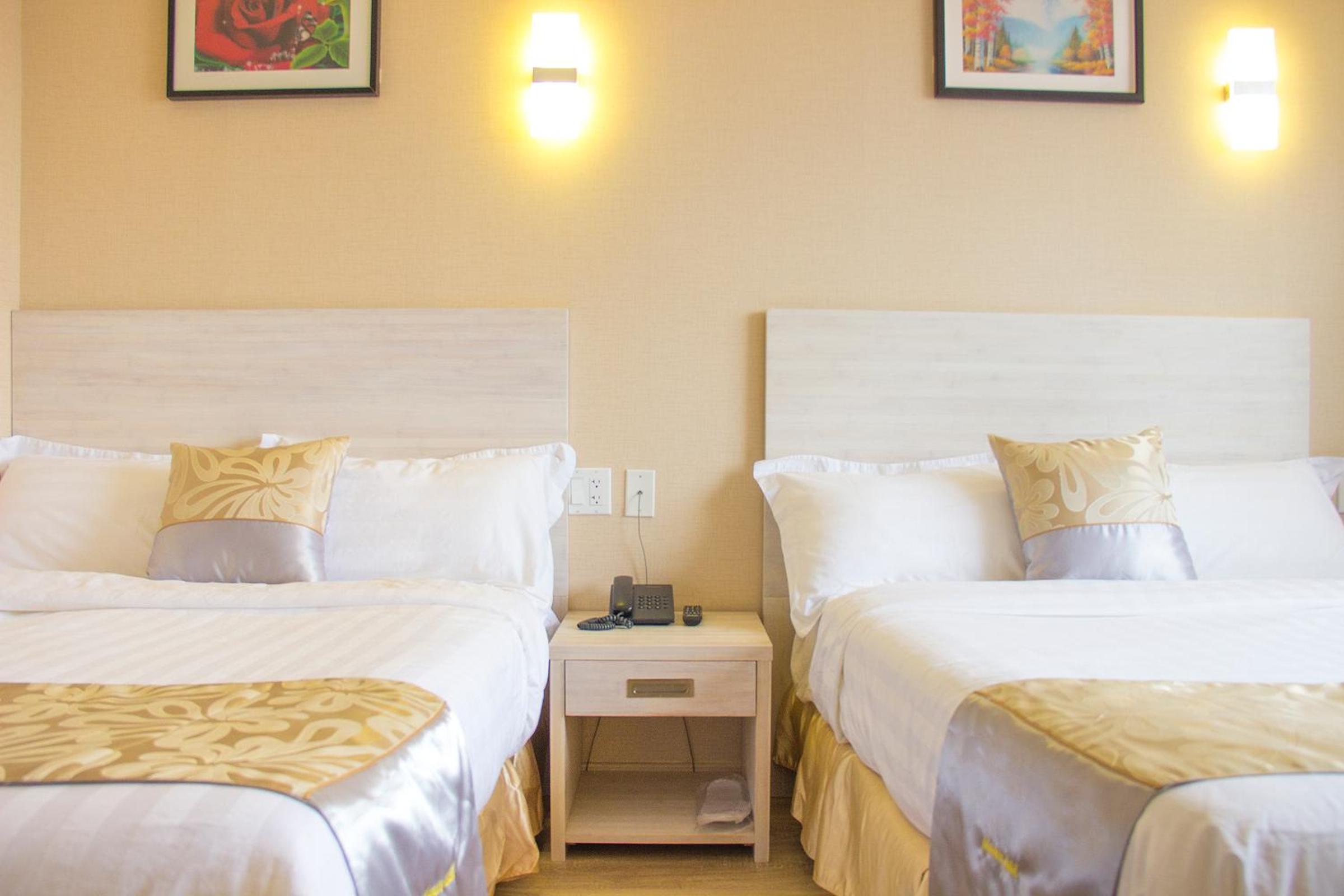 Double Room with Two Double Beds - Photo 1