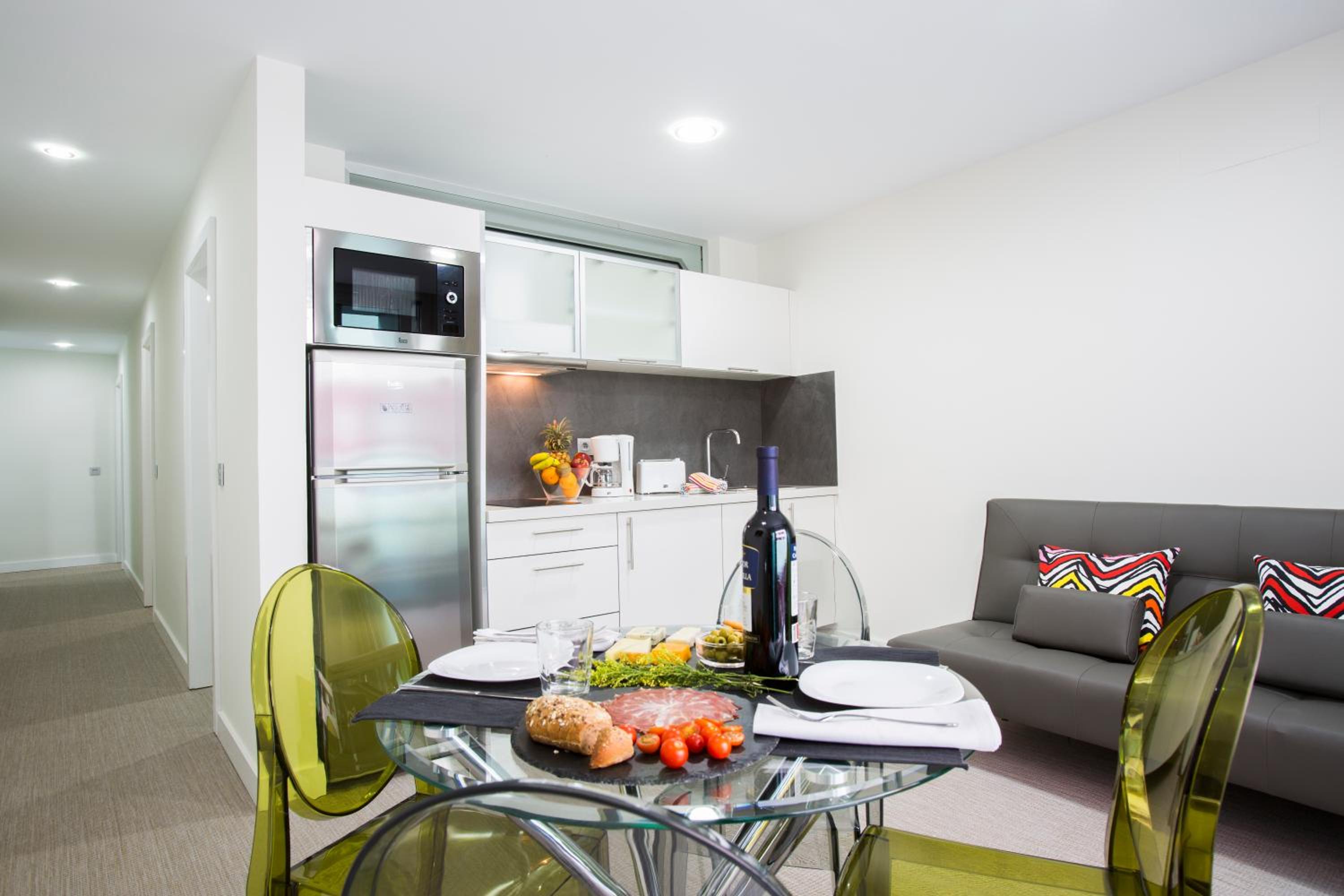 Two-Bedroom Apartment with Balcony photo 3
