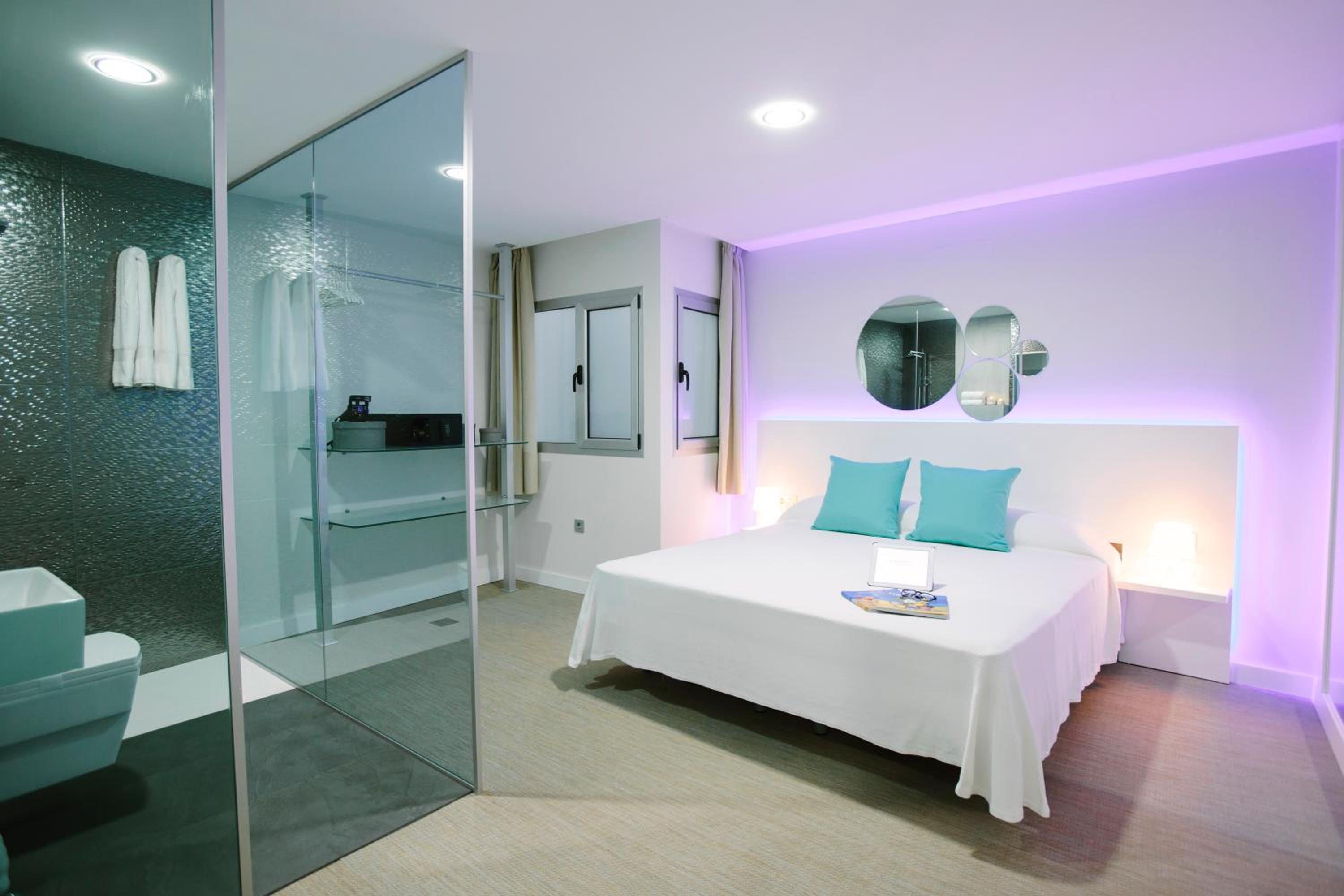Suite Premium with Terrace and Jacuzzi photo 2