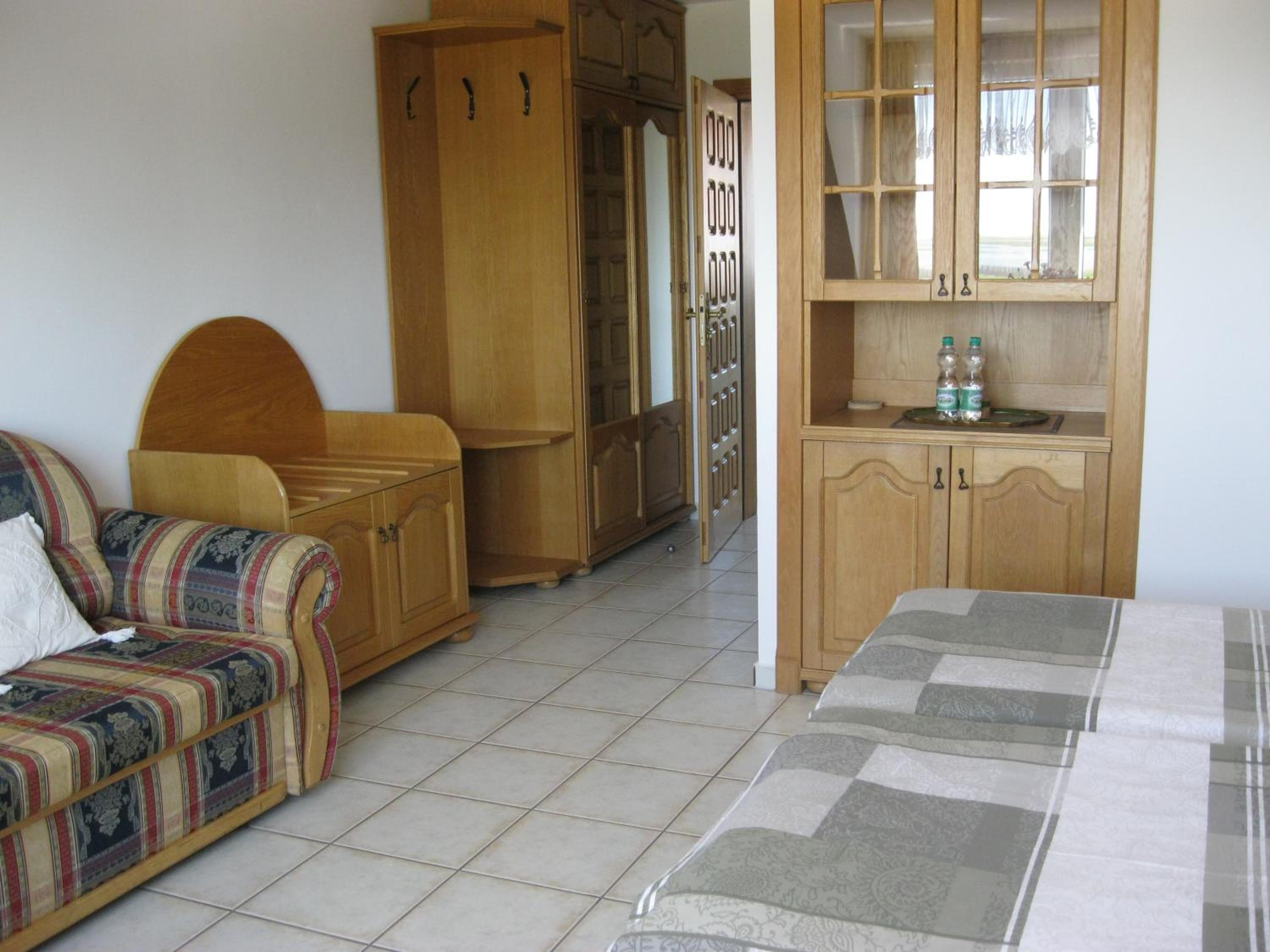 Double Room - Photo 7