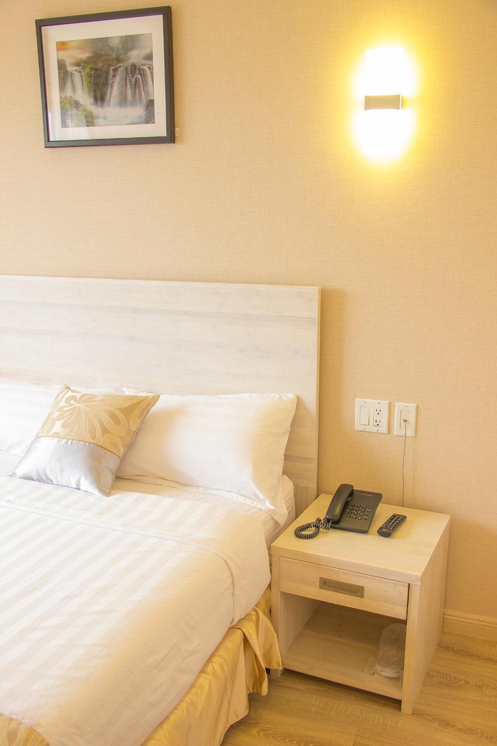 Standard Queen Room - Photo 3