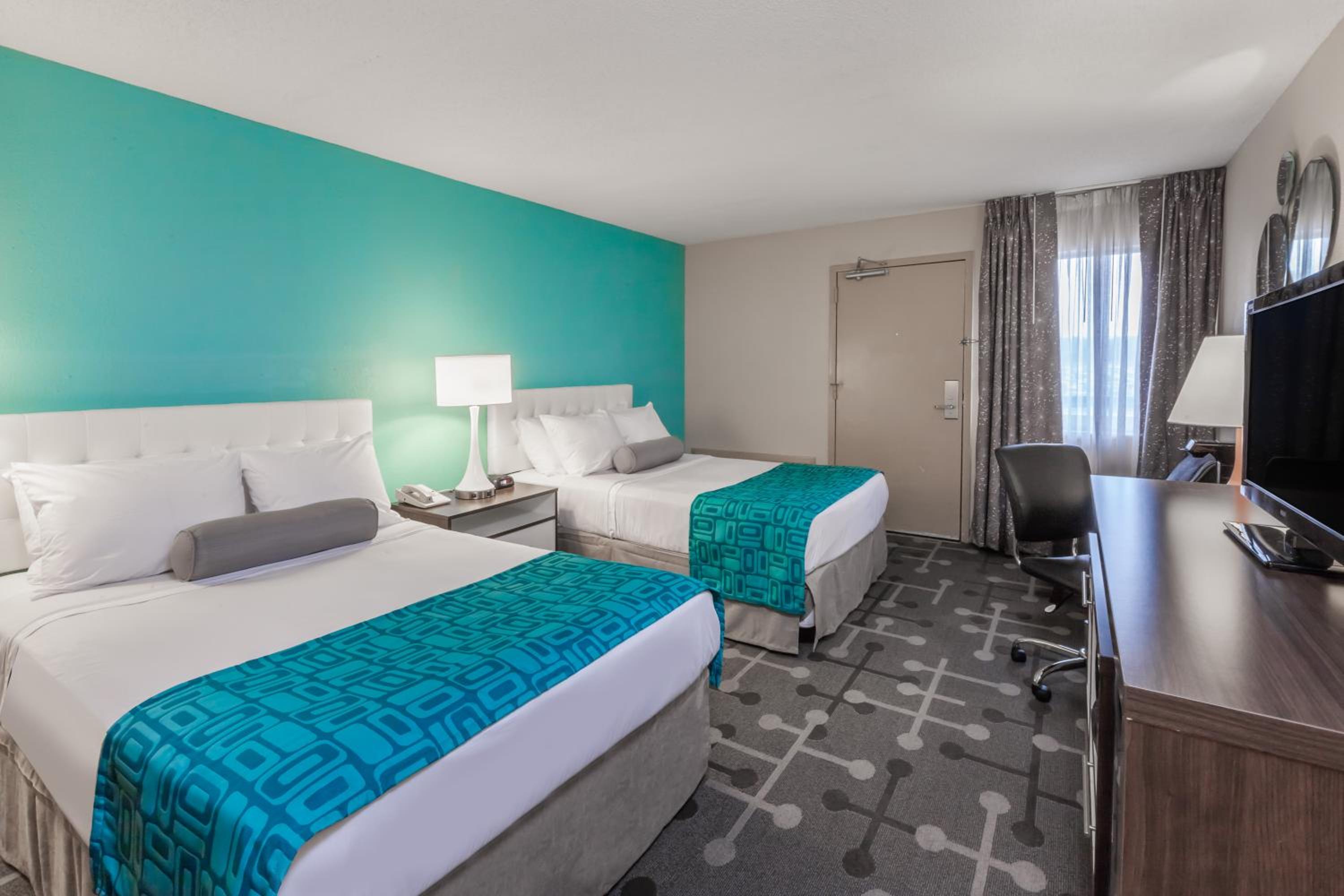 Double Room with Two Double Beds - Non-Smoking - Photo 3