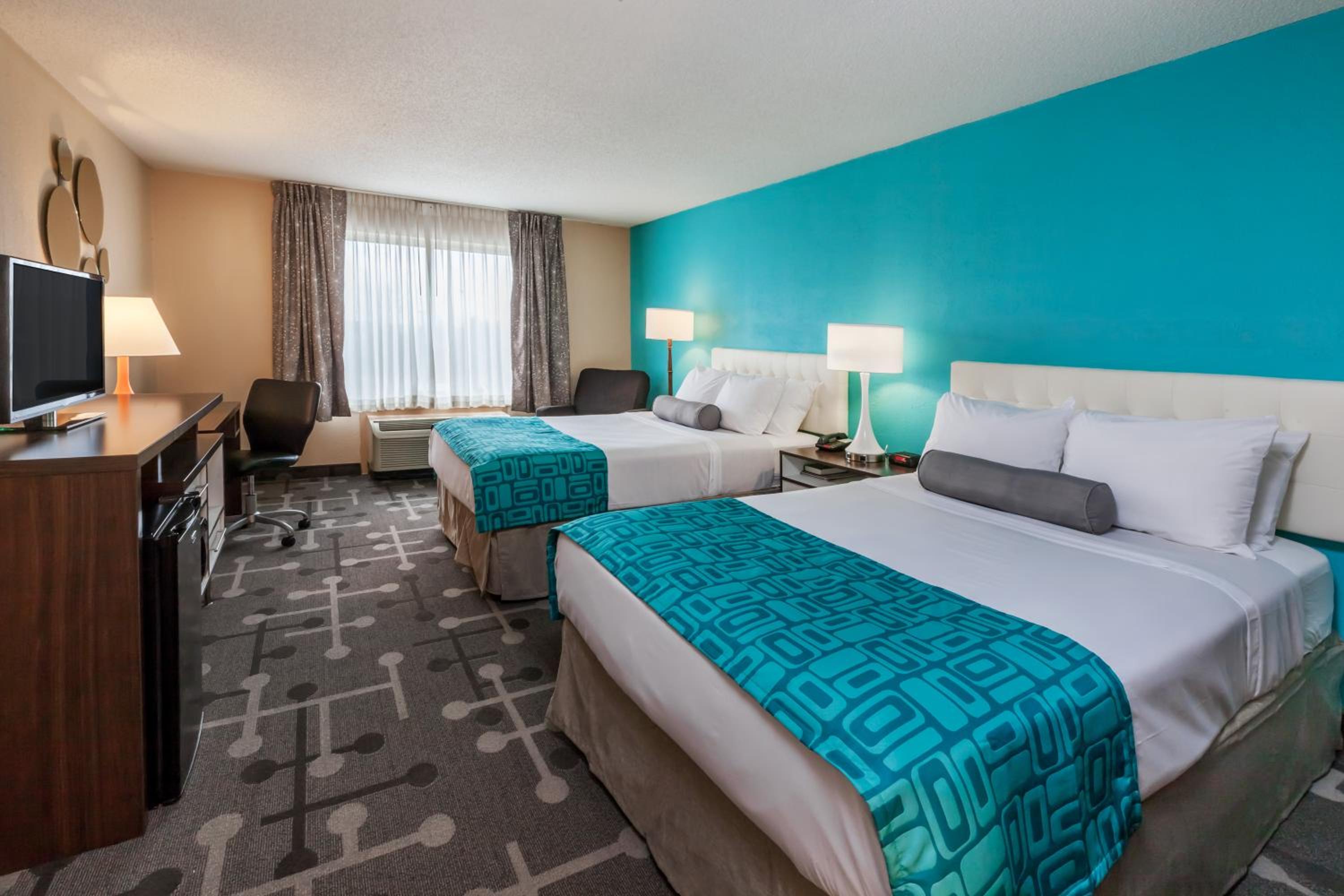Deluxe Business Double Room with Two Double Beds - Non-Smoking  - Photo 4