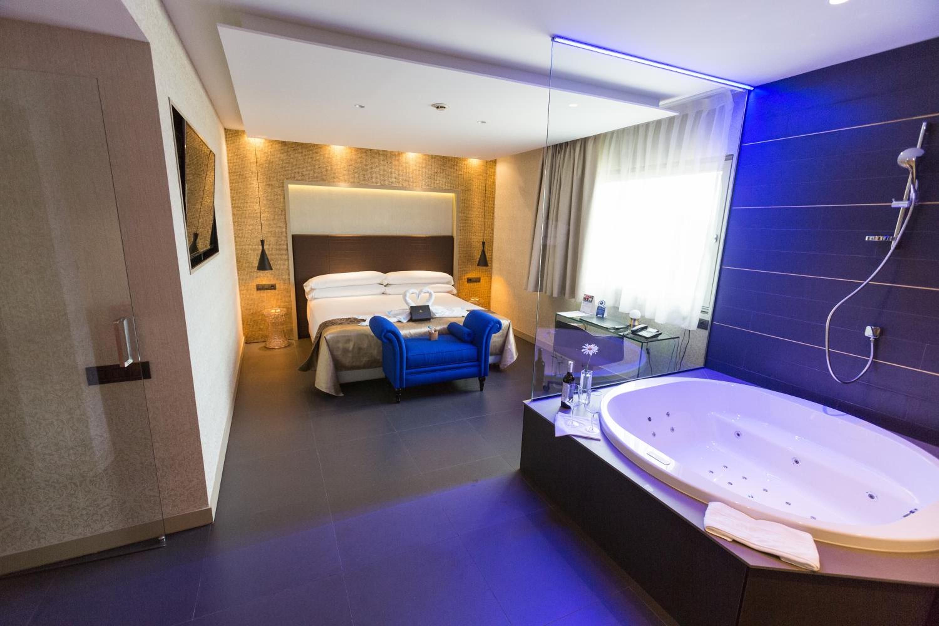 Suite with Hot Tub Xarel.lo photo 2