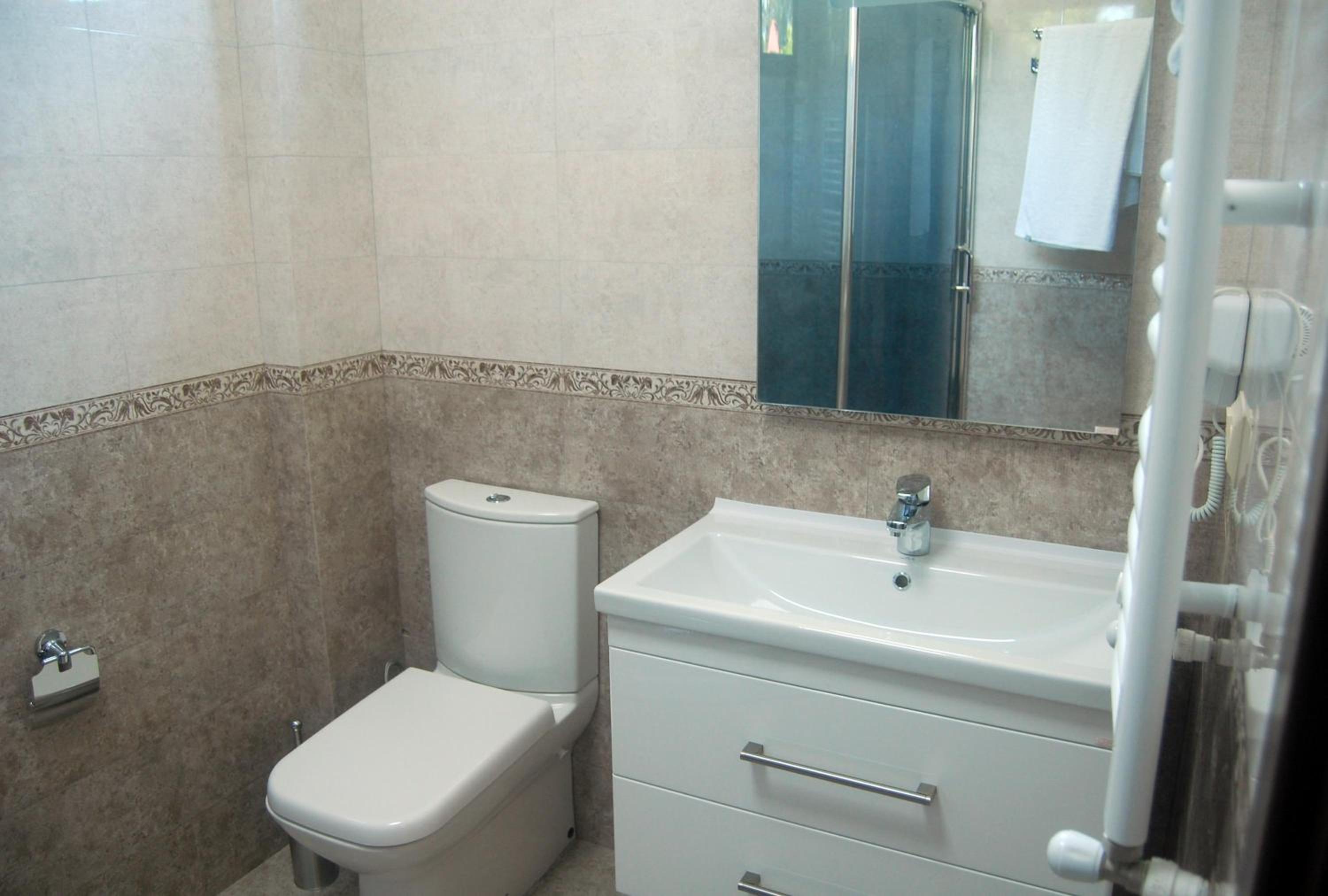 Deluxe Double Room Wing B photo 3