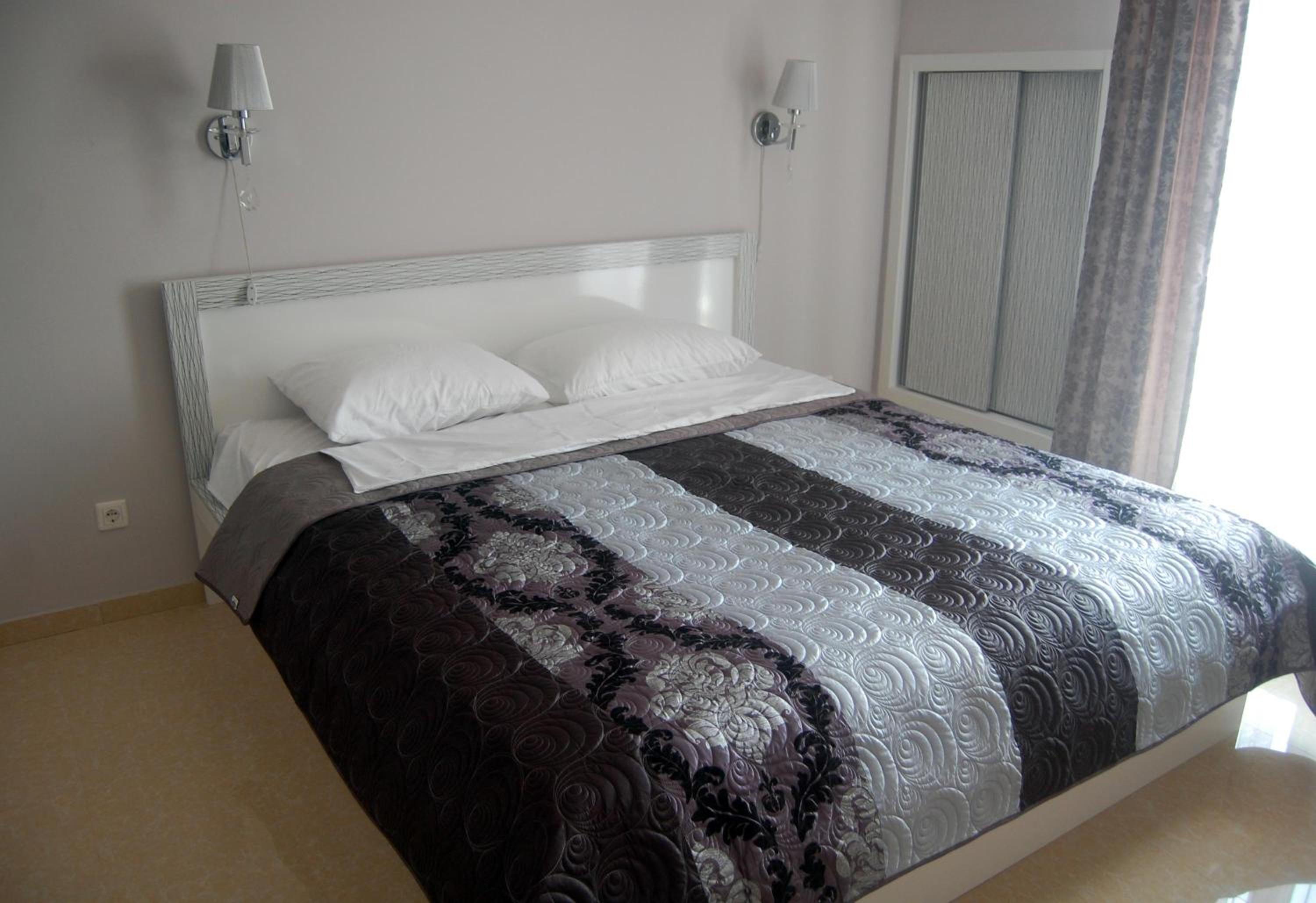 Deluxe Double Room with Extra Bed photo 1
