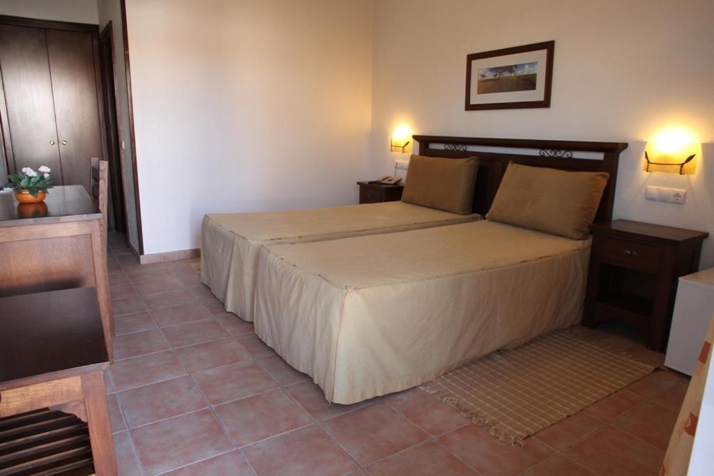 Twin Room - Photo 5