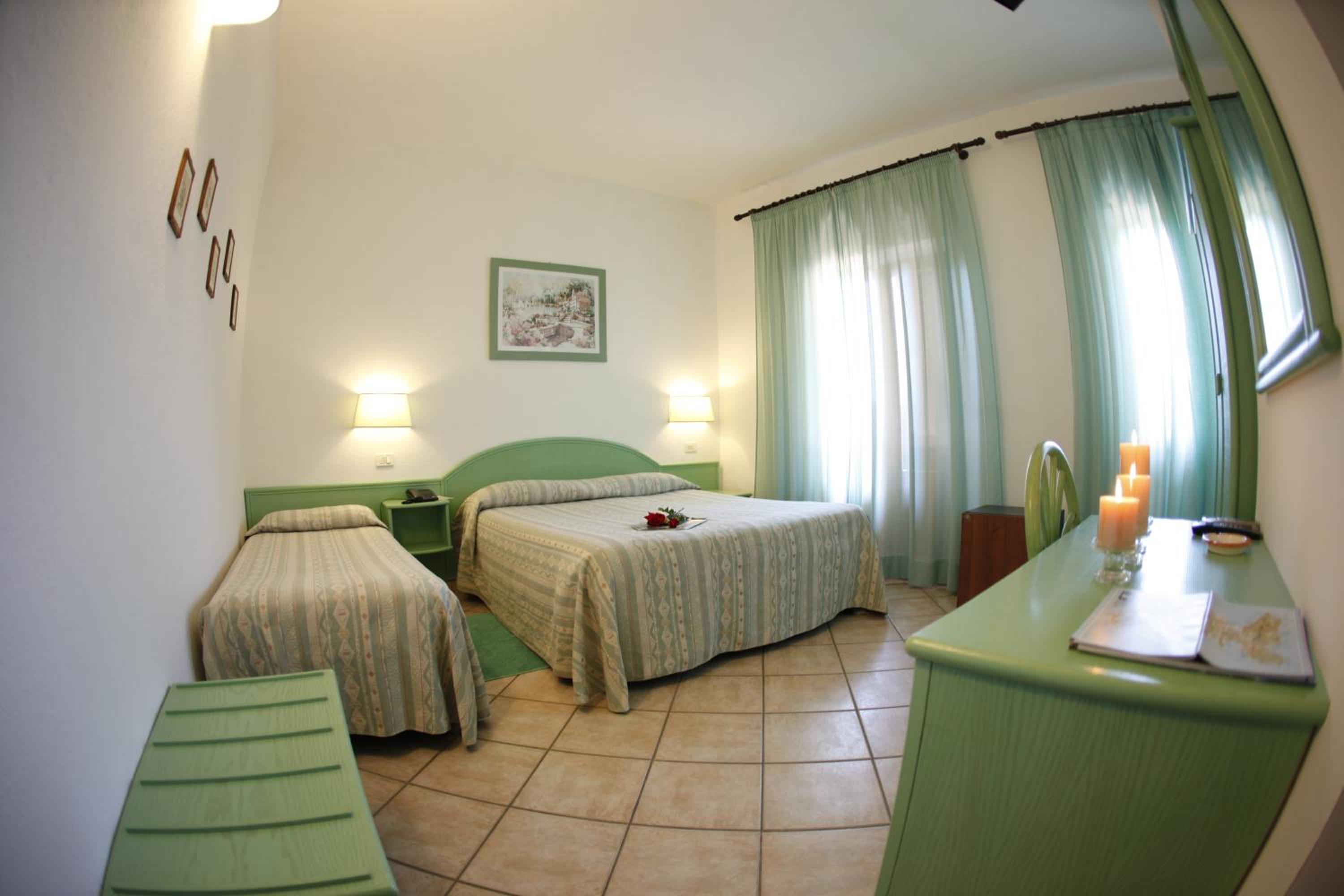 Triple Room with Balcony and Sea View