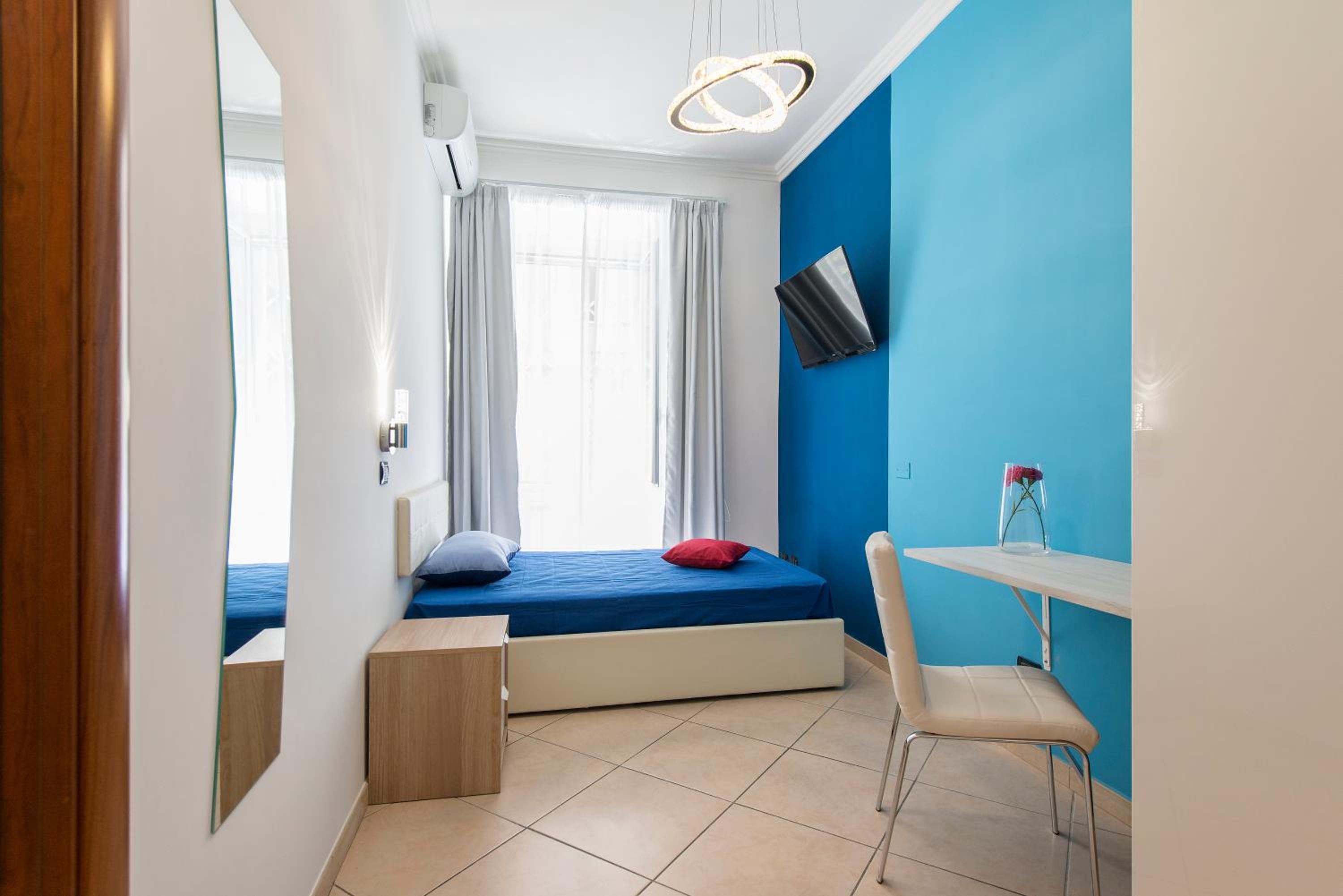 Large Single Room photo 1