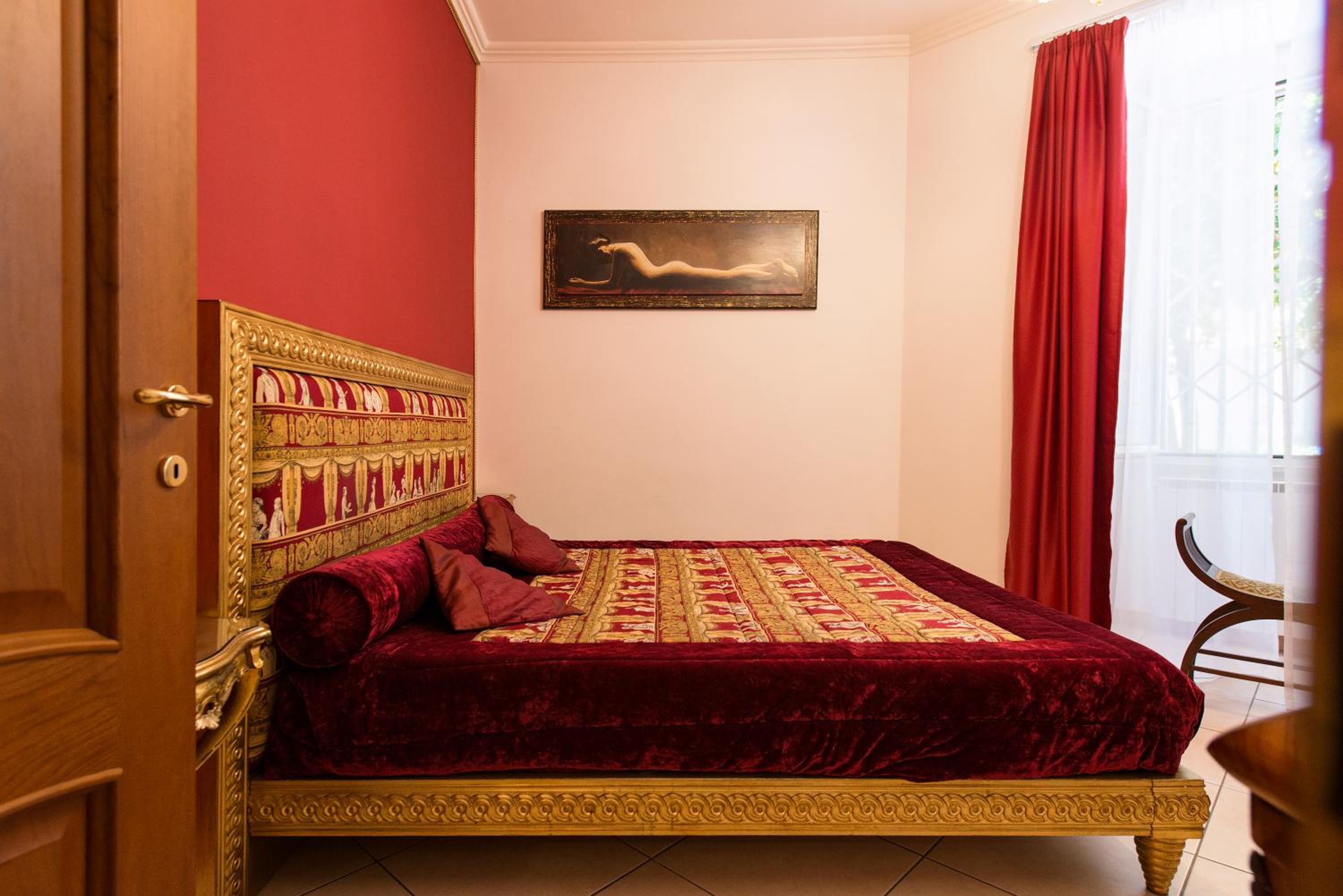 Deluxe Suite photo 1