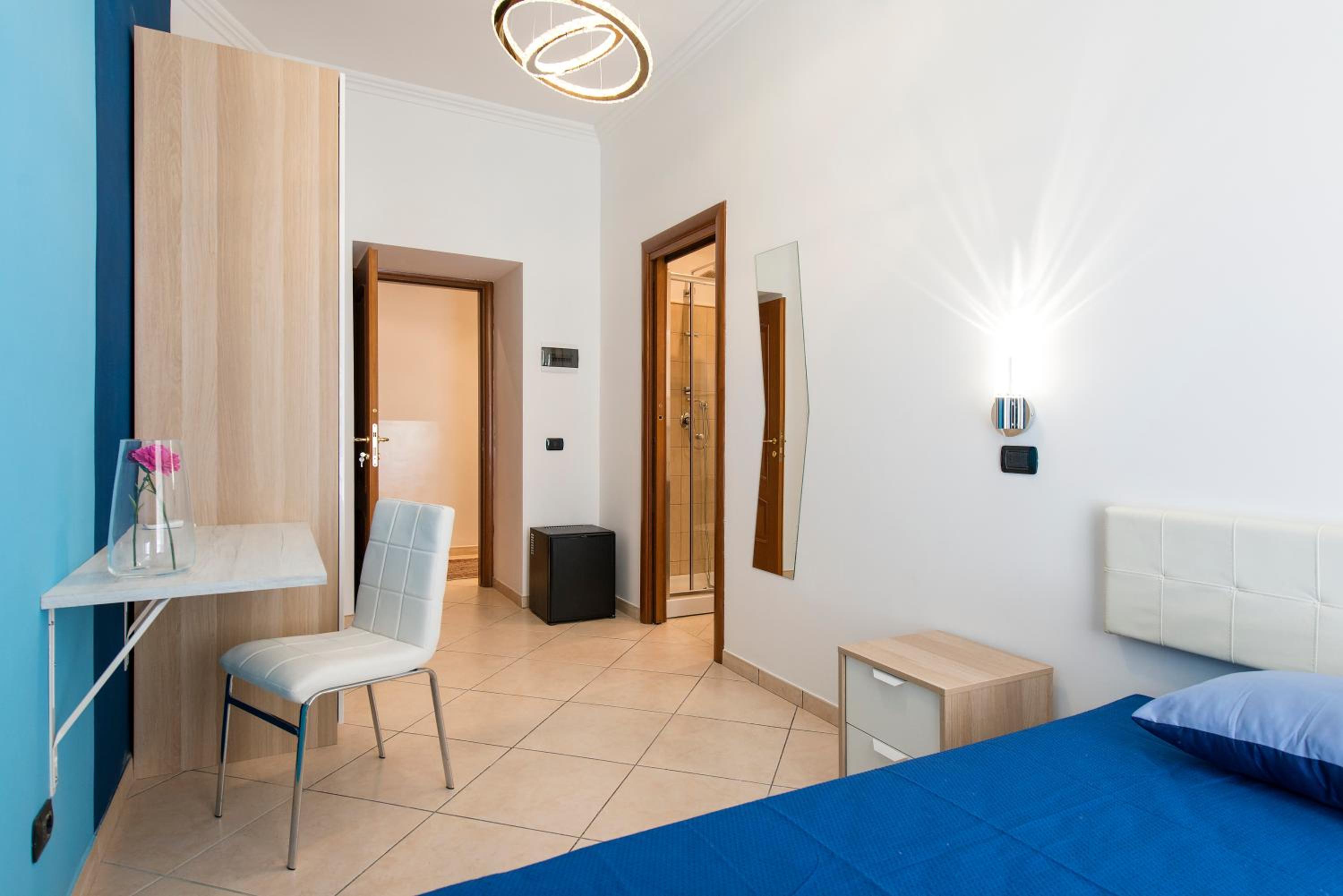 Large Single Room photo 2