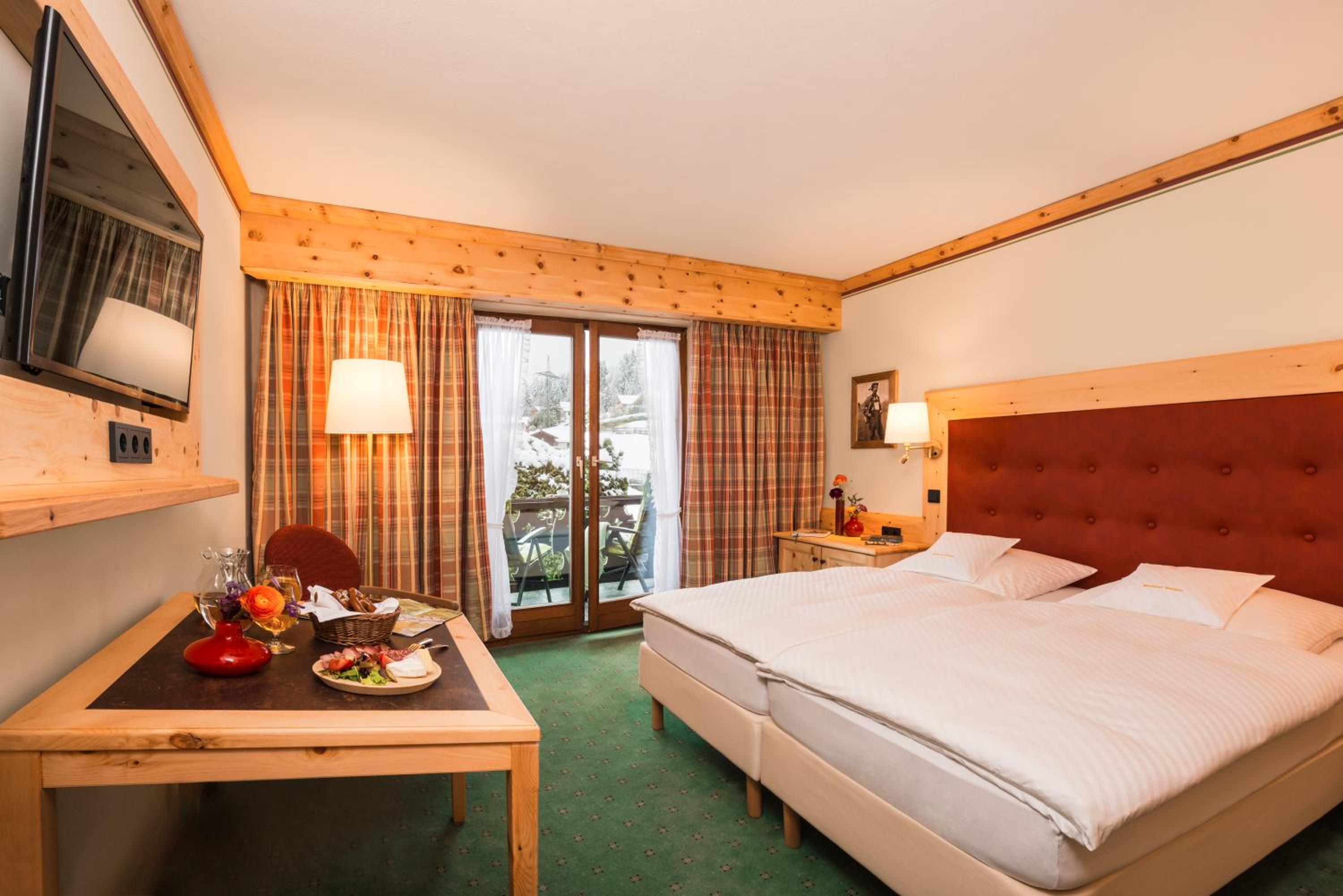 Double Room with Balcony - Photo 6