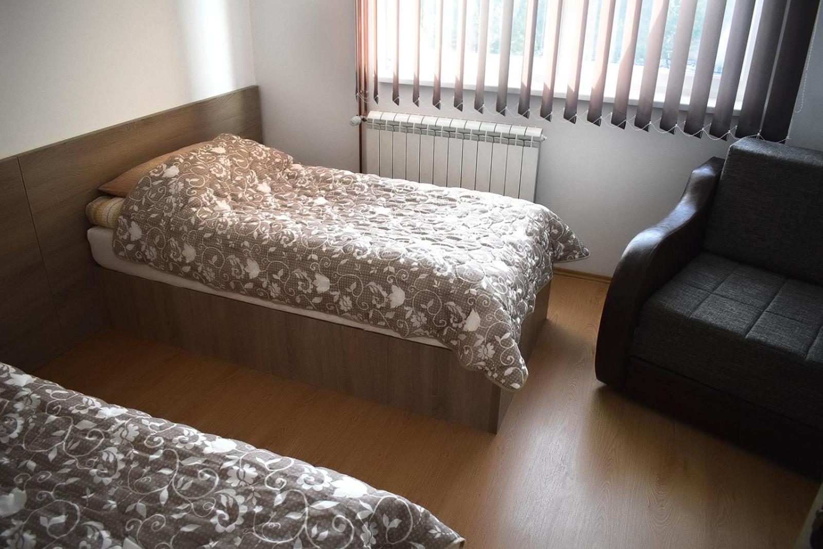 Twin Room with Extra Bed photo 3