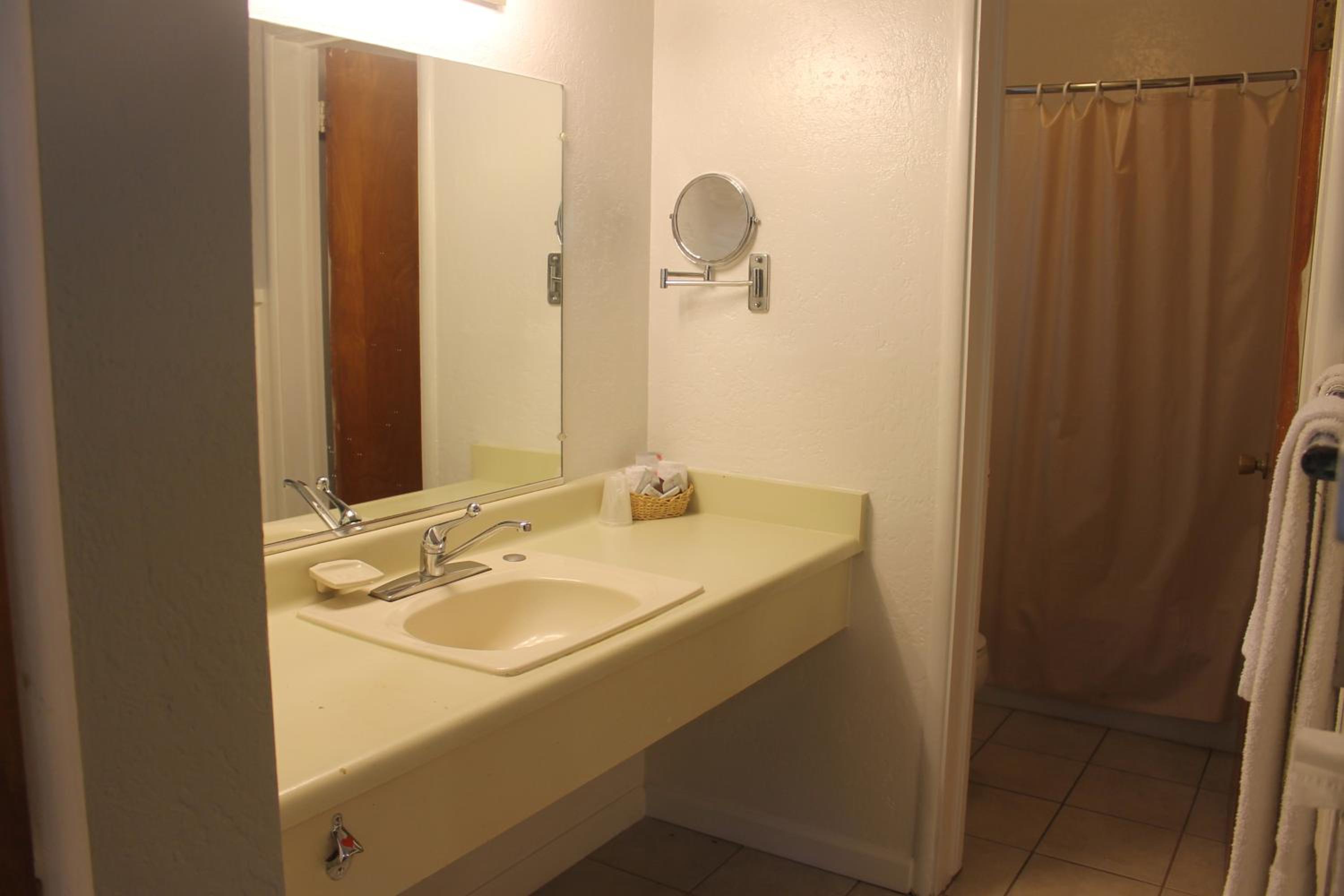 Queen Room photo 3