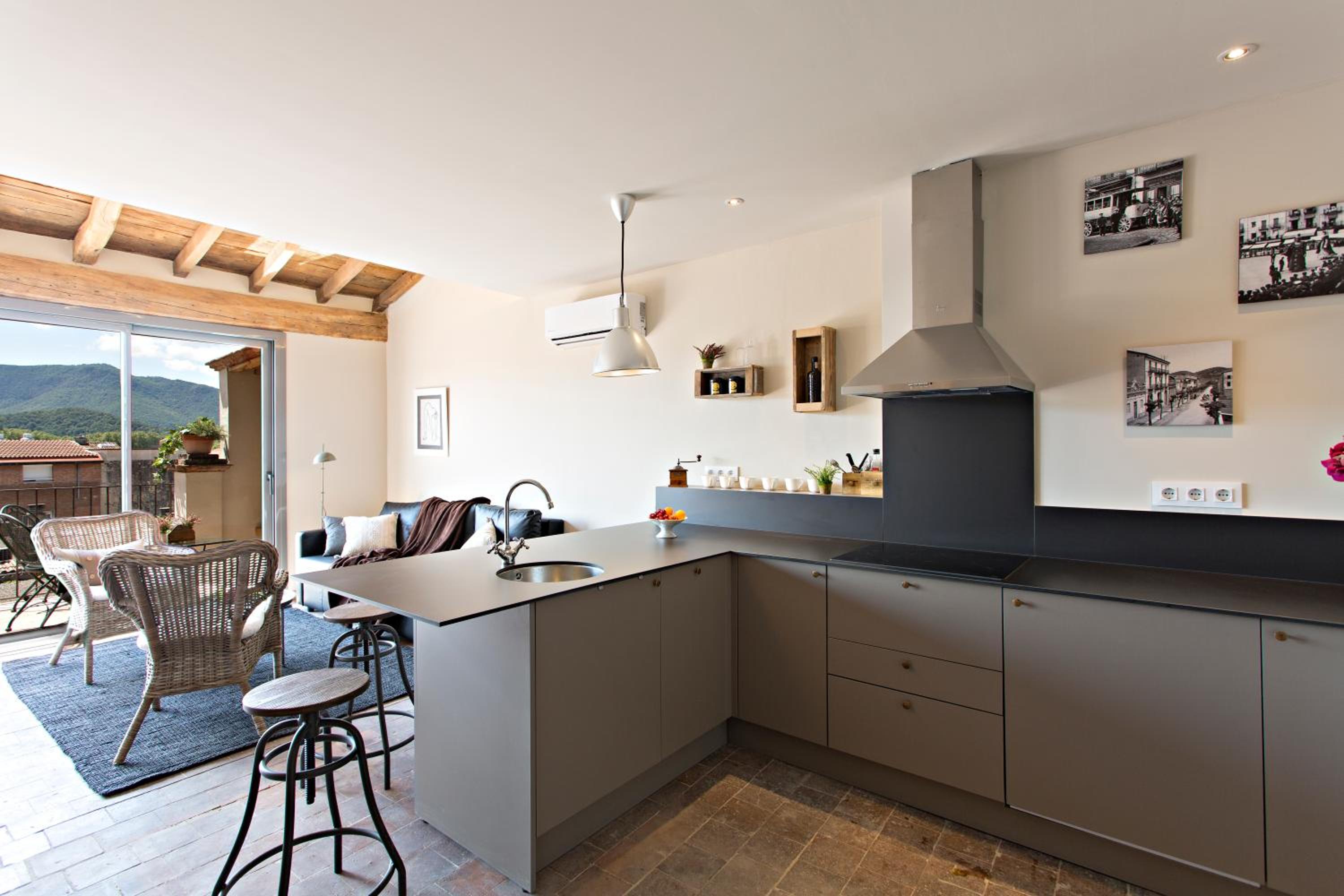 One-Bedroom Deluxe Apartment with Terrace photo 2
