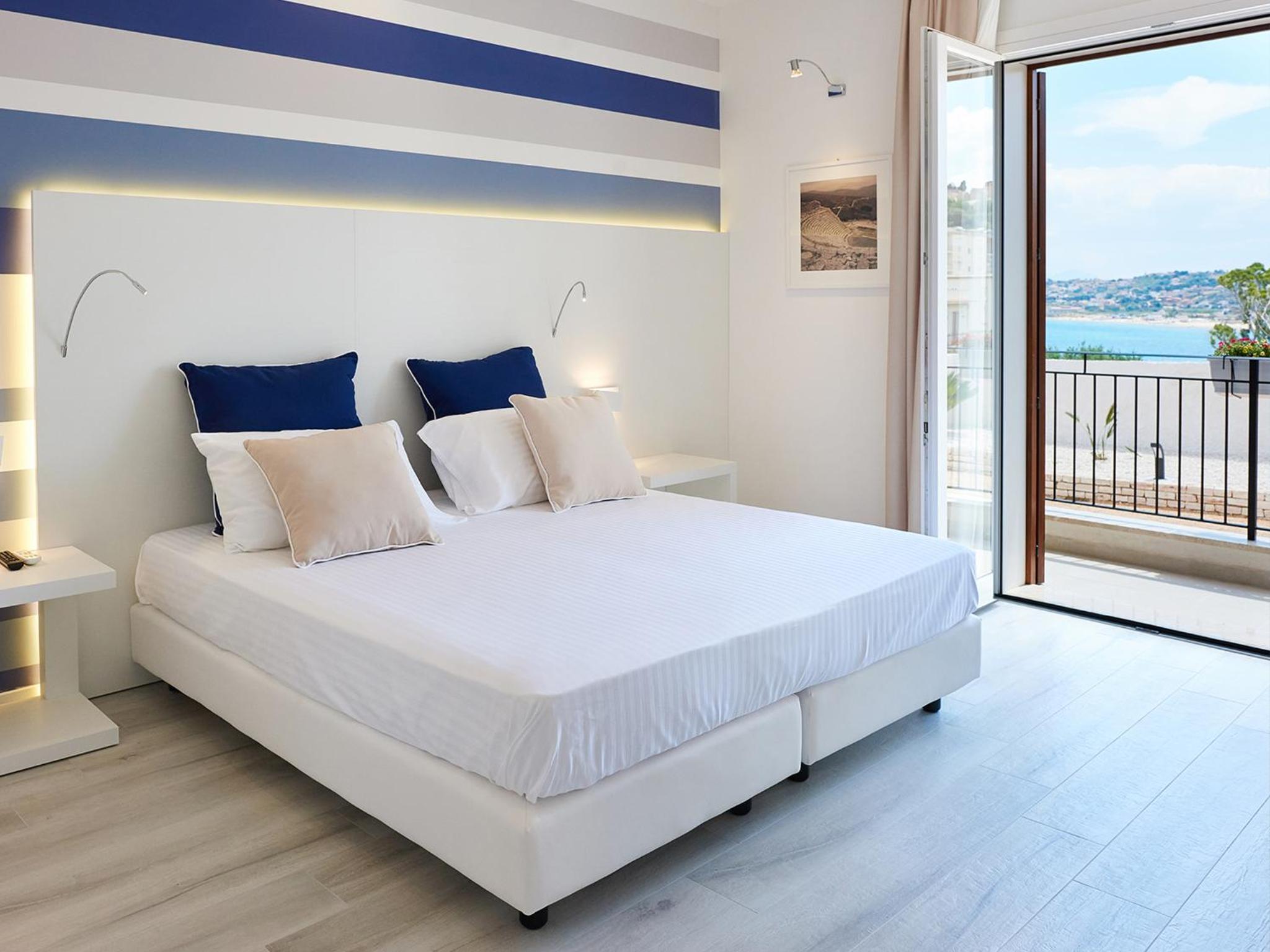 Triple Room with Sea View and Balcony - Ground Floor