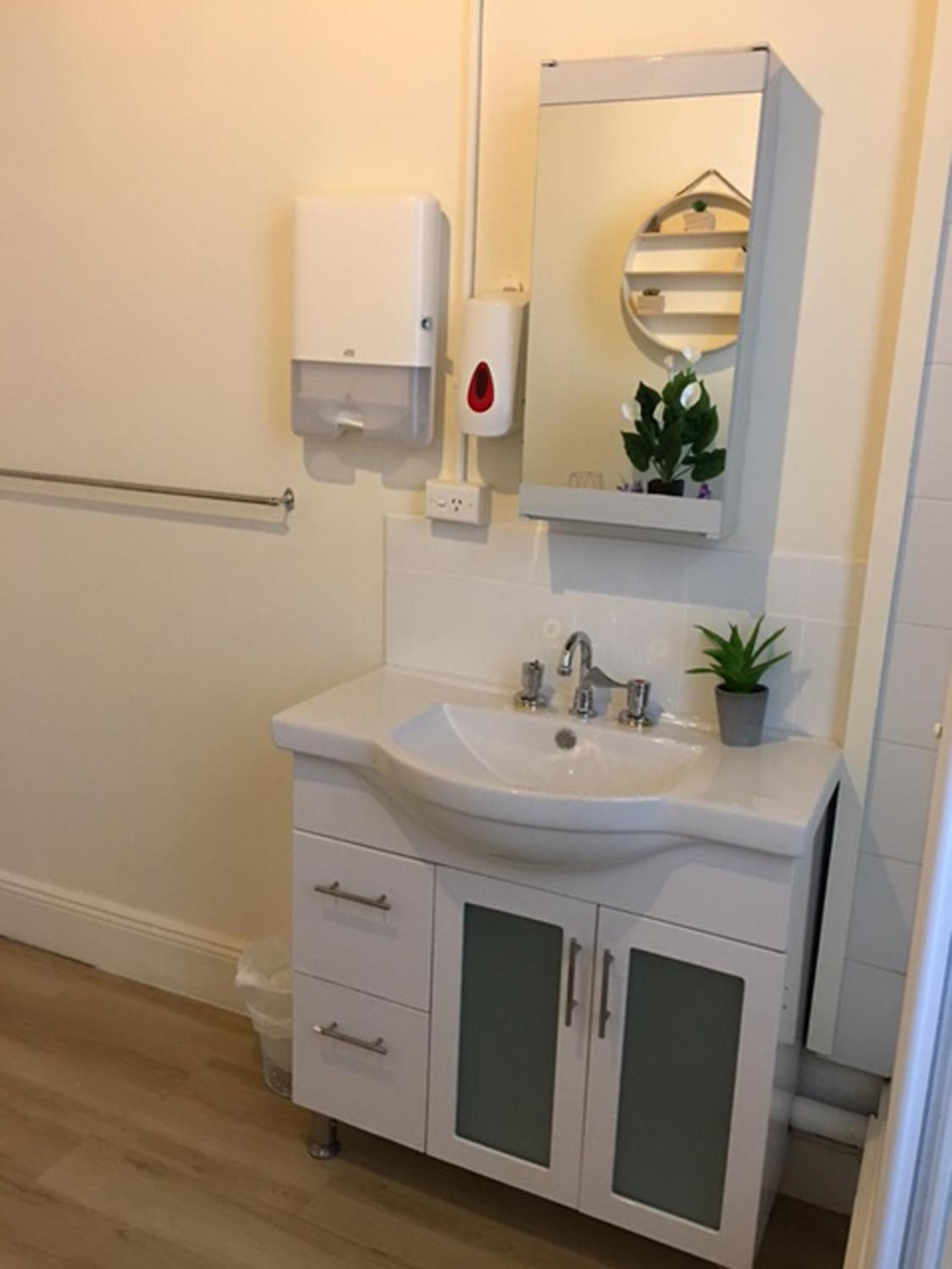 Double Room with Shared Bathroom 2 photo 3