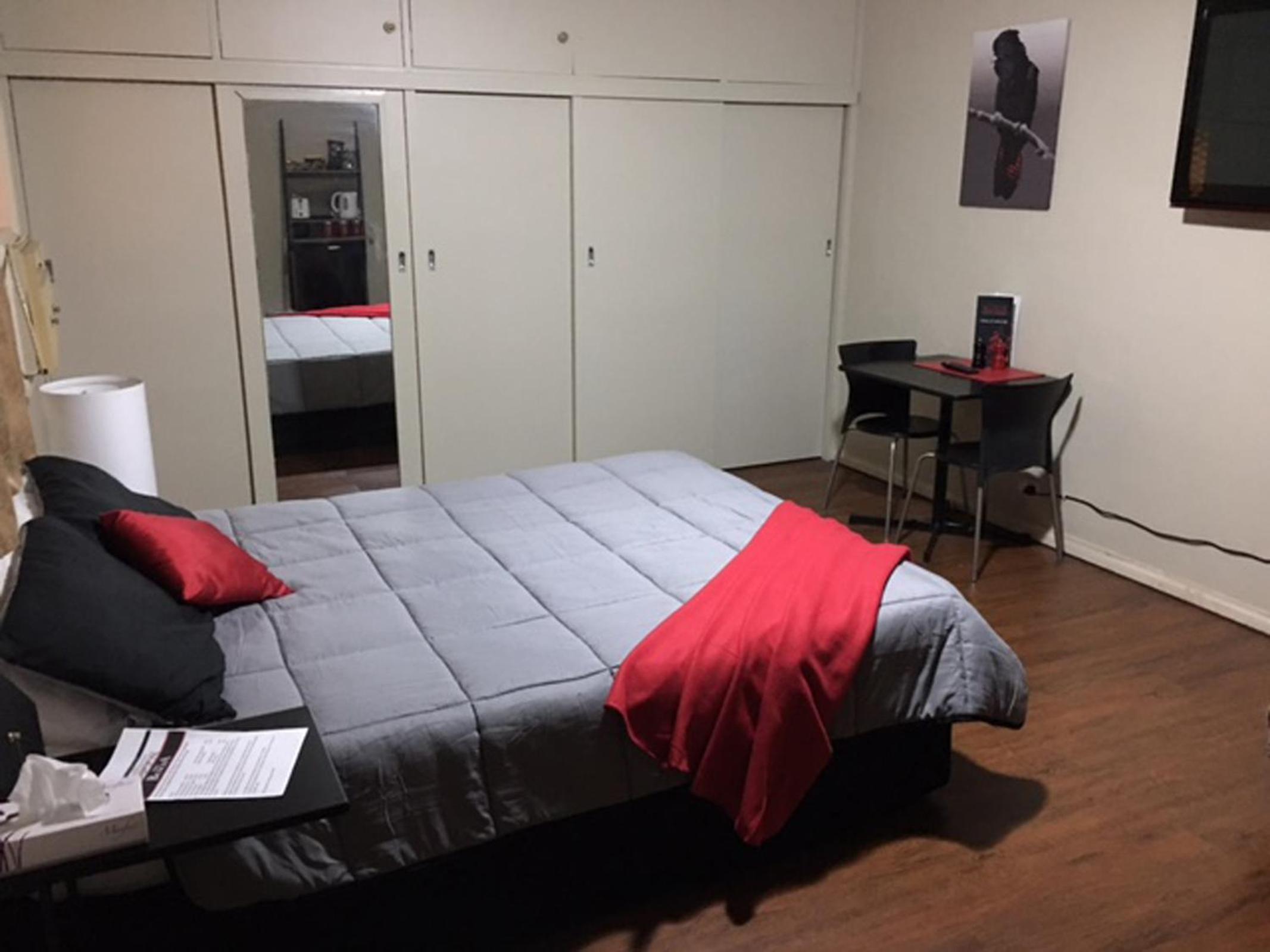 Double Room with Shared Bathroom photo 1