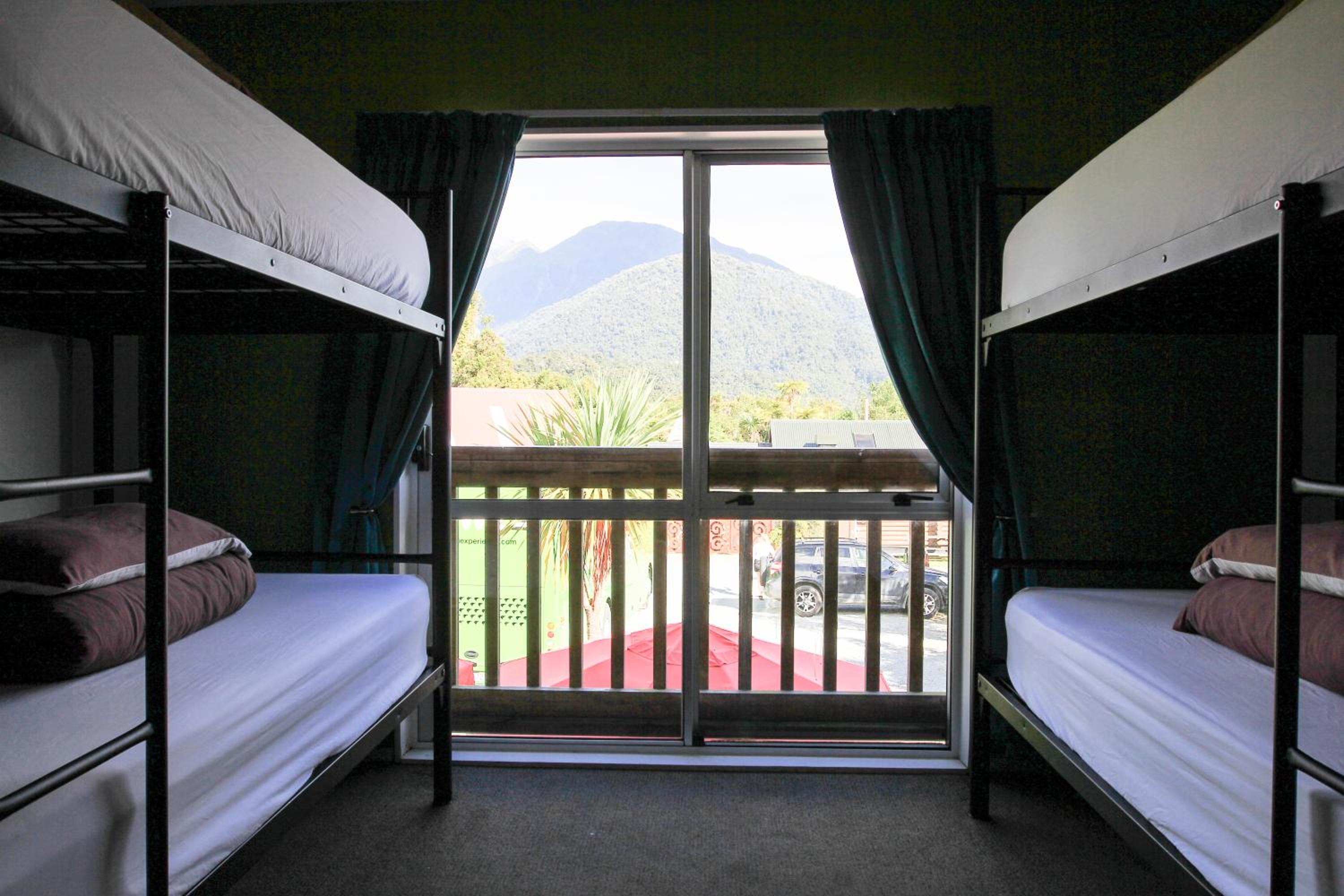 Bed in 6-Bed Mixed Dormitory Room