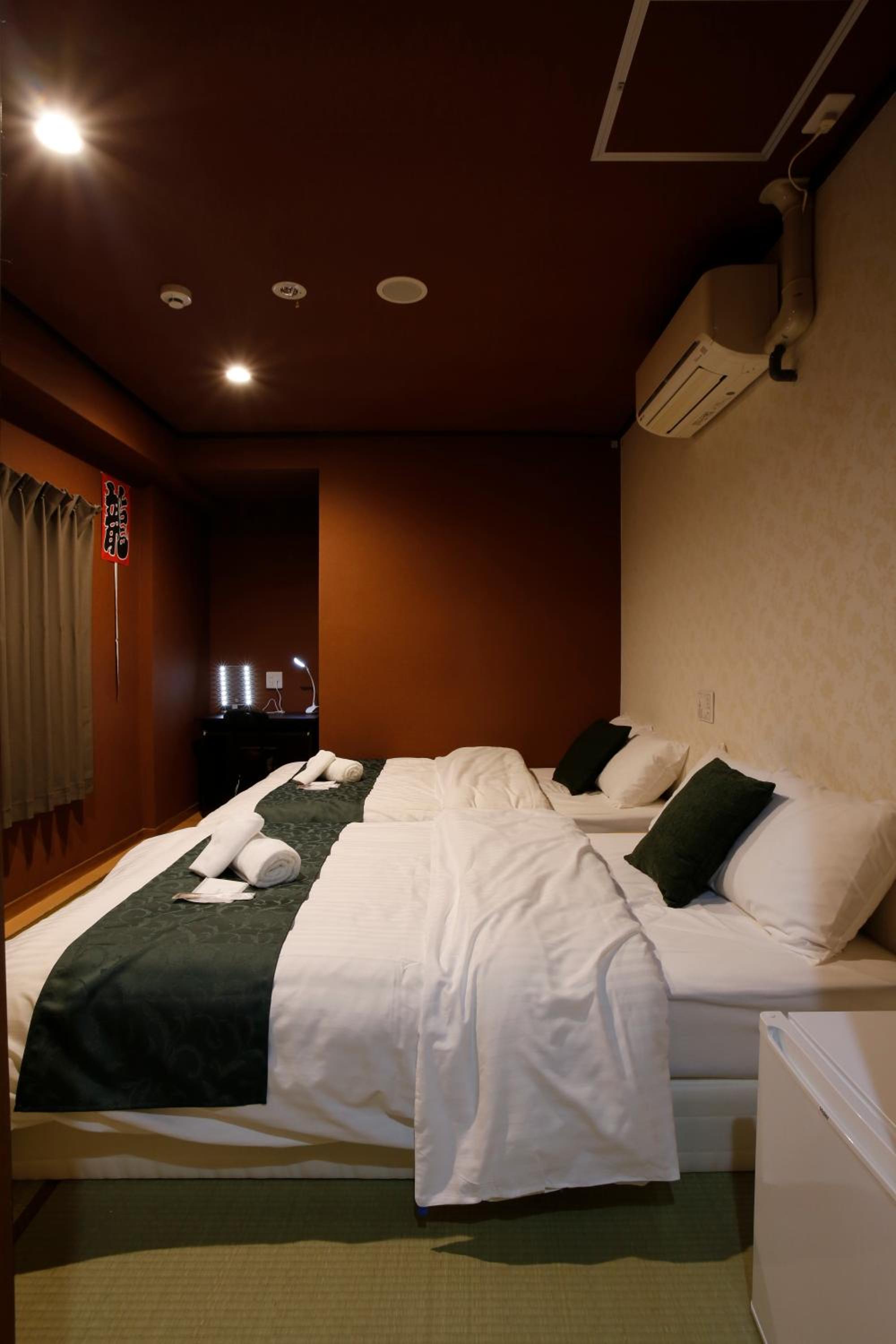 Japanese-Style Twin Room with Private Bathroom