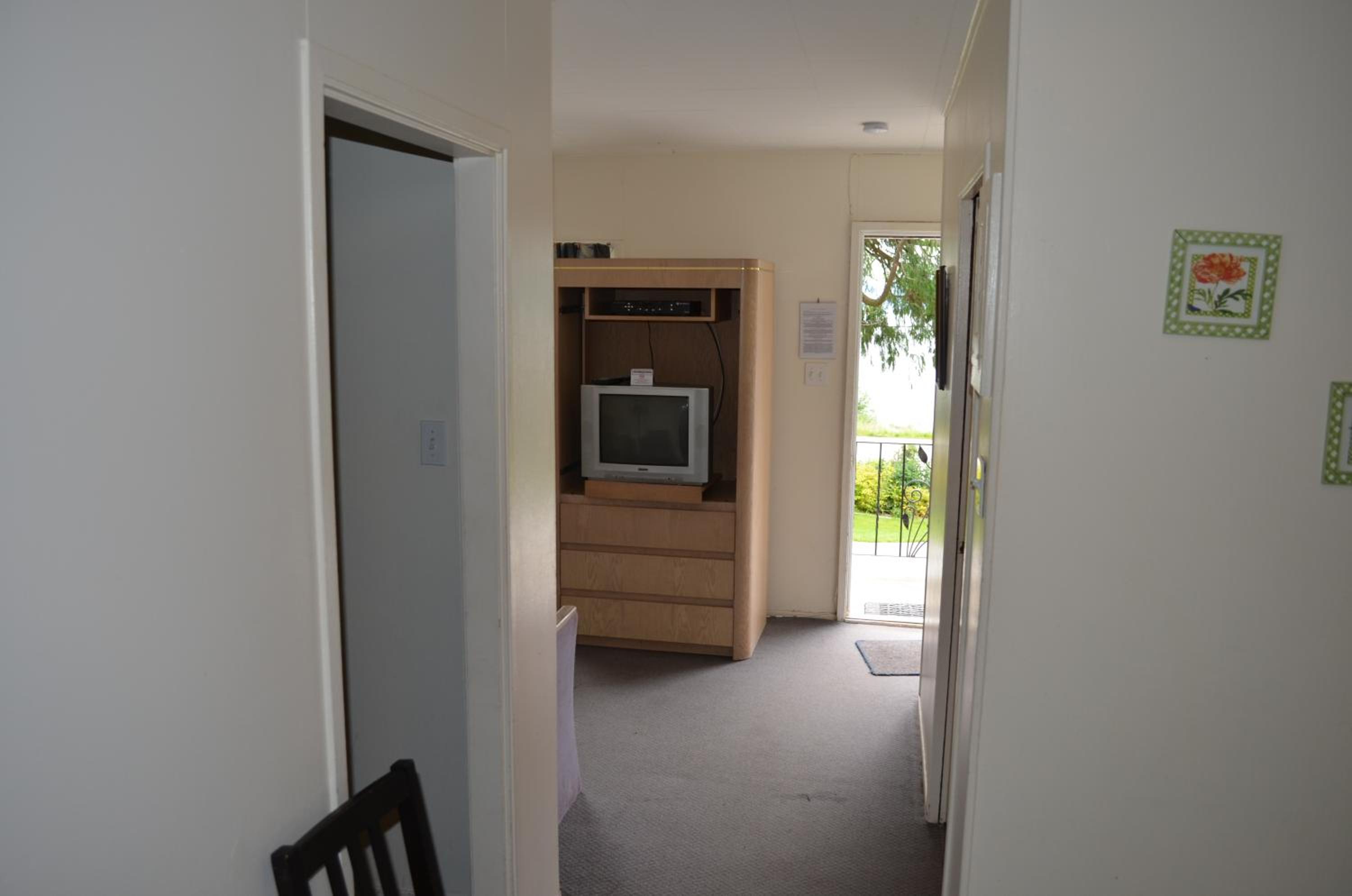 Family Room photo 3