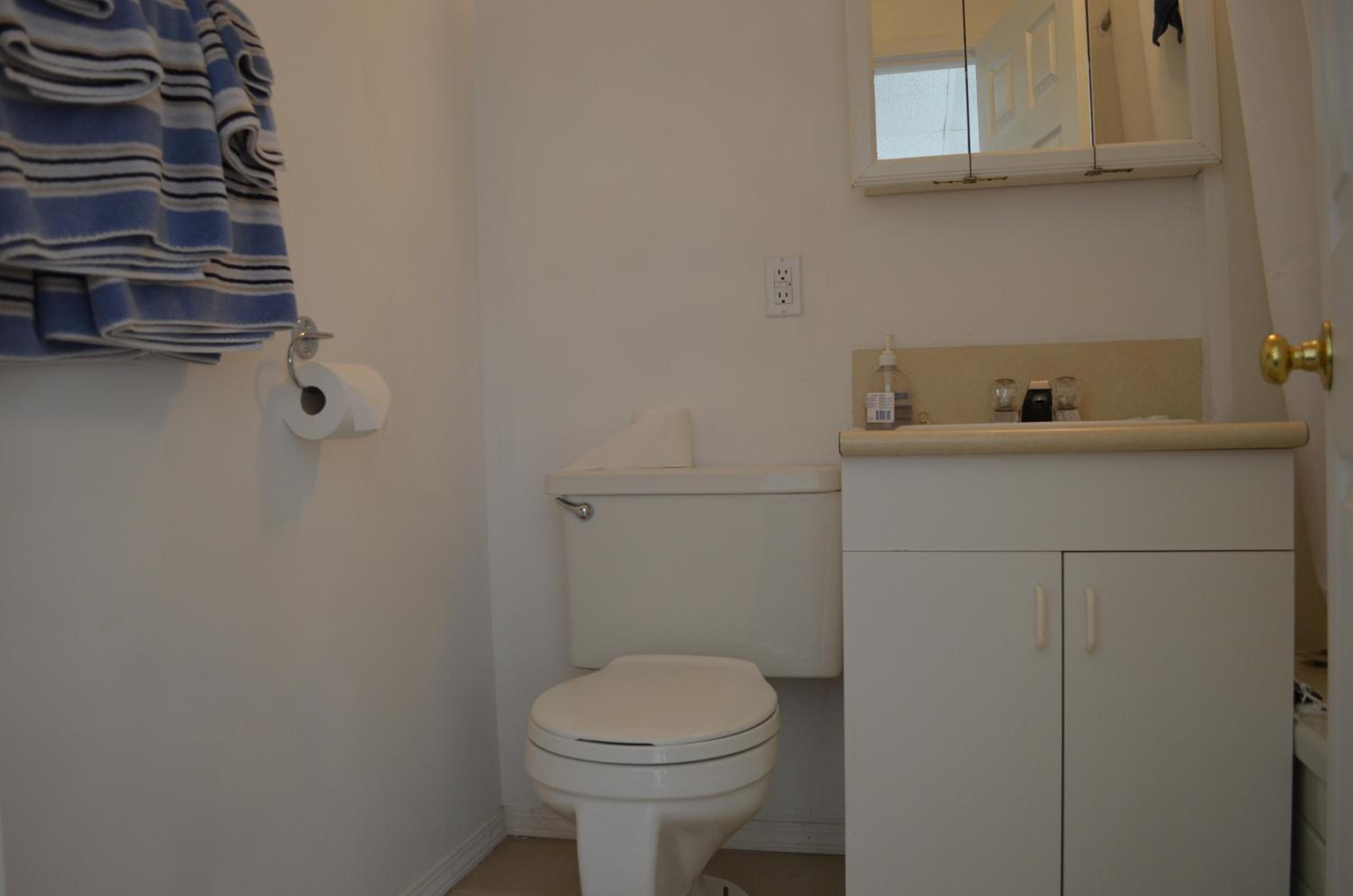 Queen Suite with Two Queen Beds photo 3