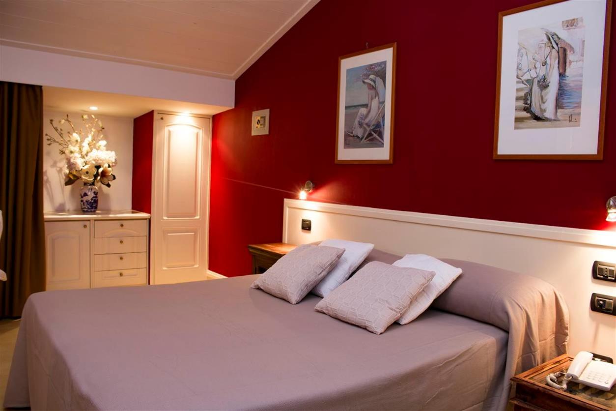 Deluxe Double Room with Bath