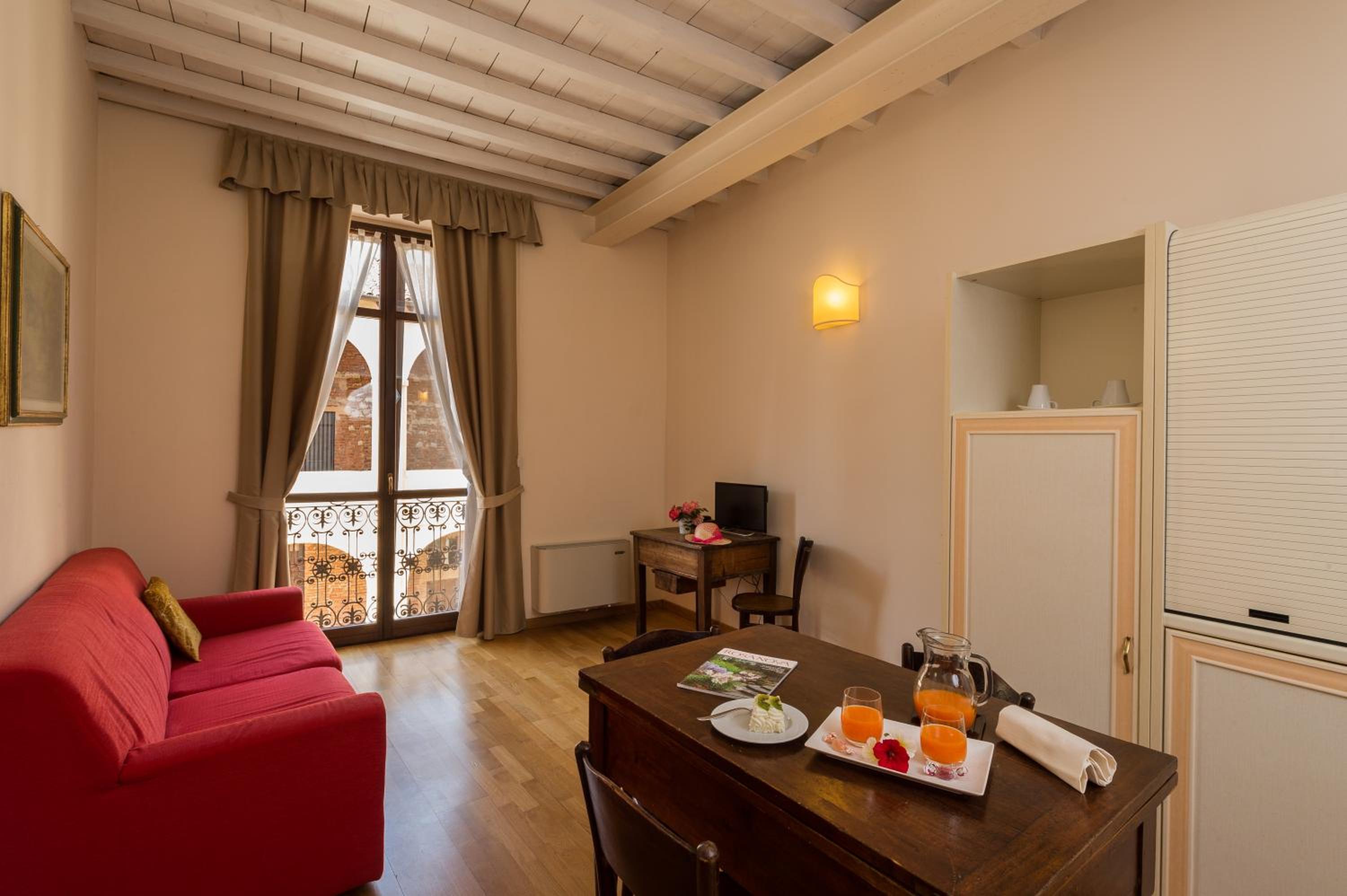 One-Bedroom Suite with Sofa Bed - Photo 18