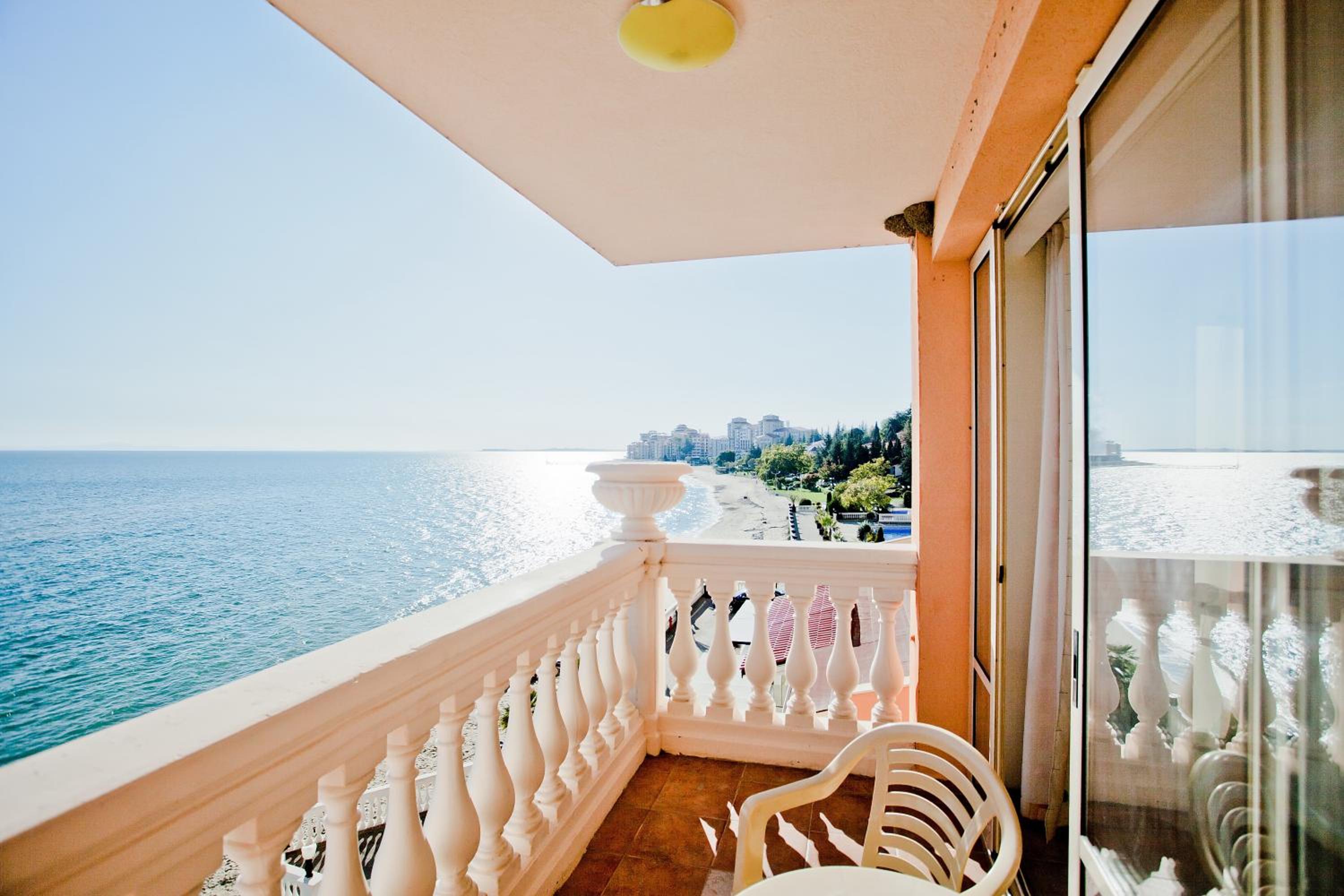 Two-Bedroom Apartment with Sea View photo 2