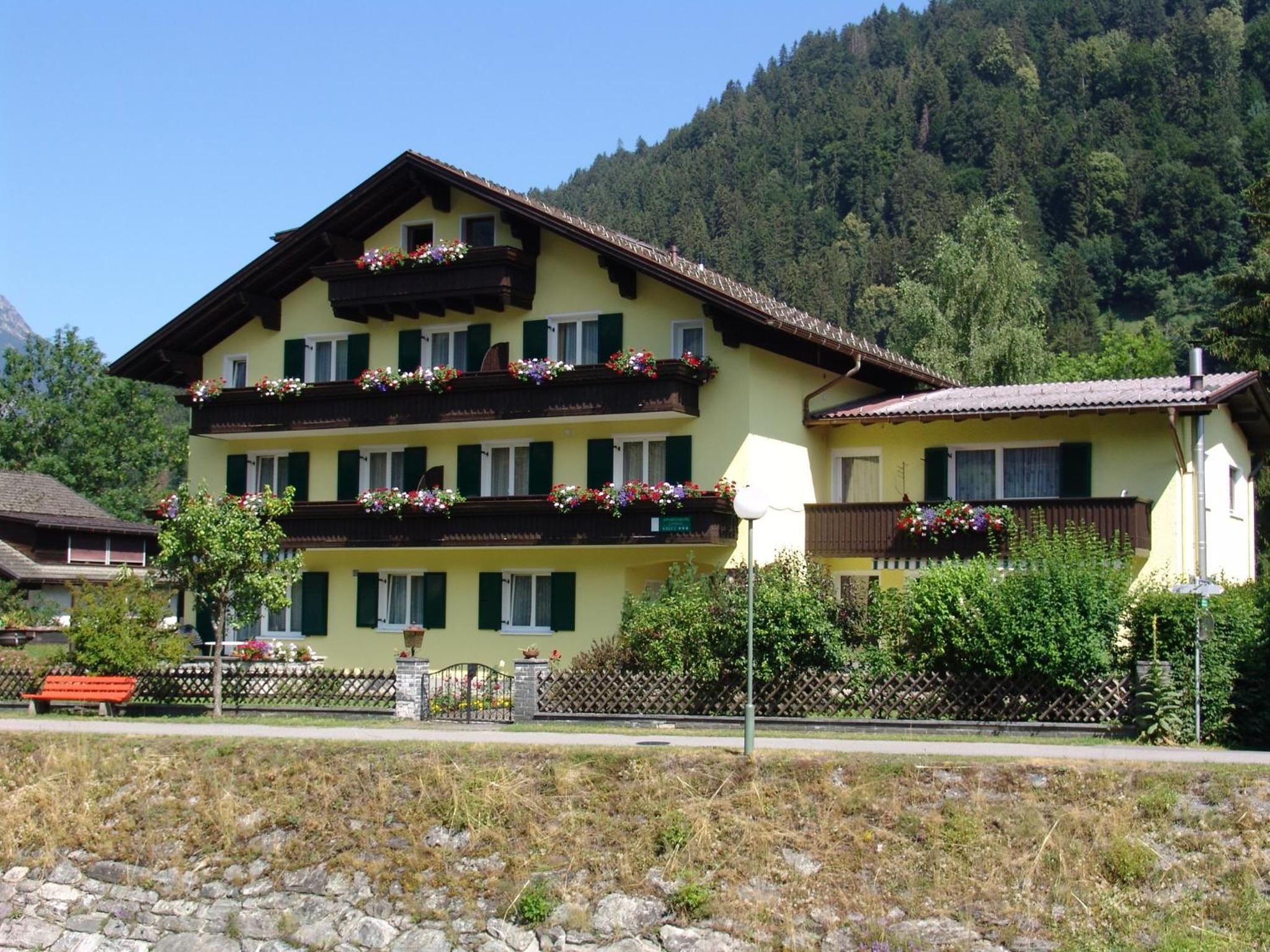 Apartment with Mountain View photo 2
