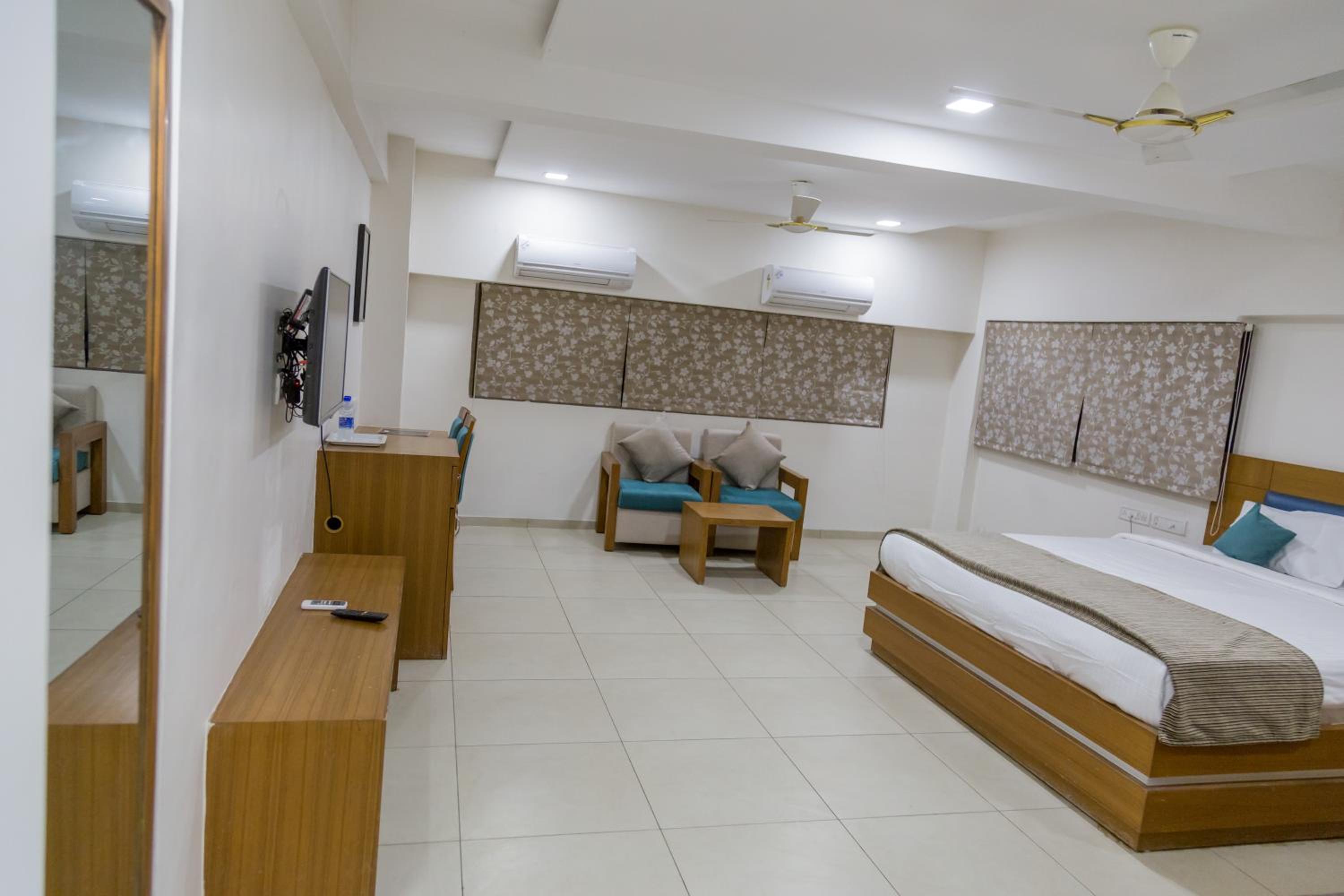 Superior Twin Room photo 3
