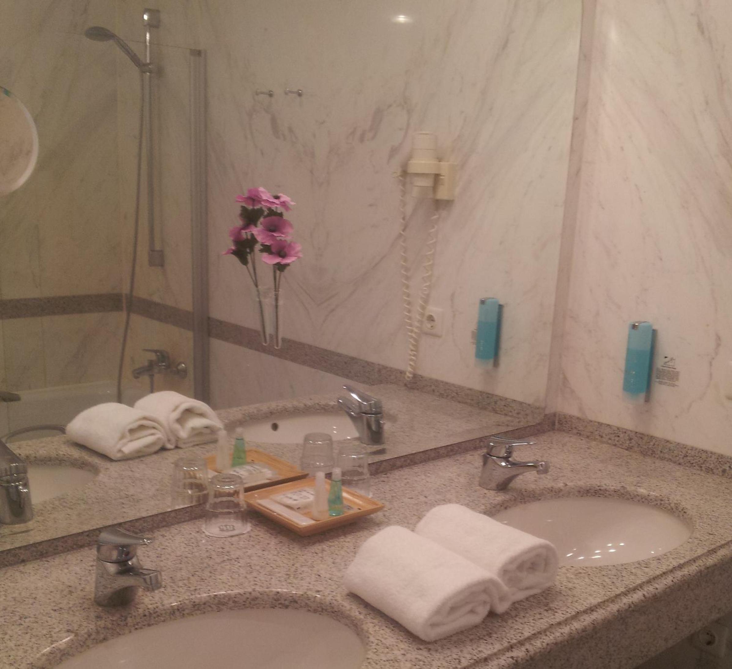 Junior Suite with River View - Photo 4