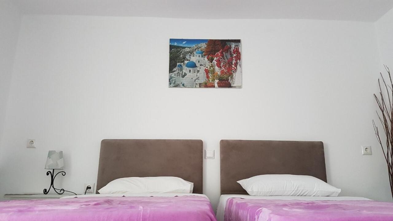 Budget Double Room - Photo 6
