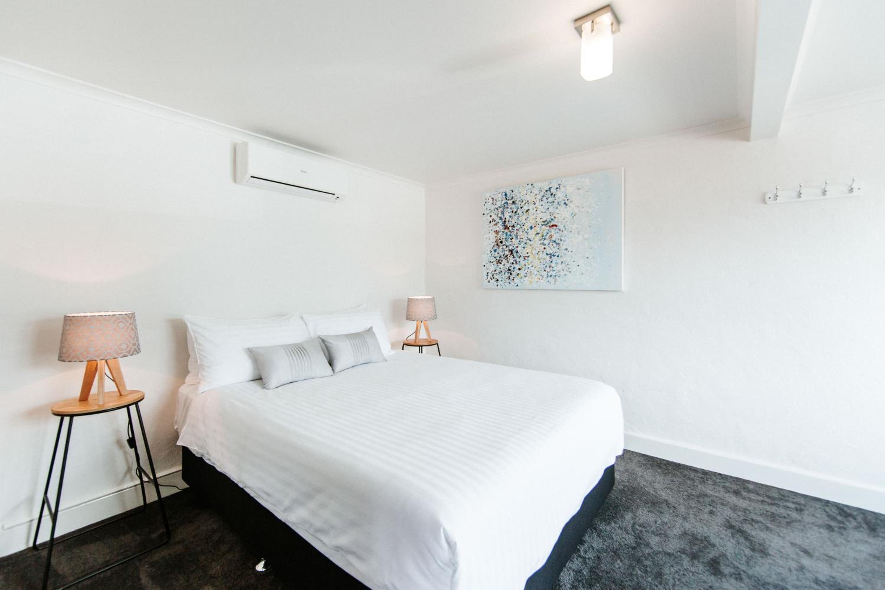 Queen Room with Spa Bath