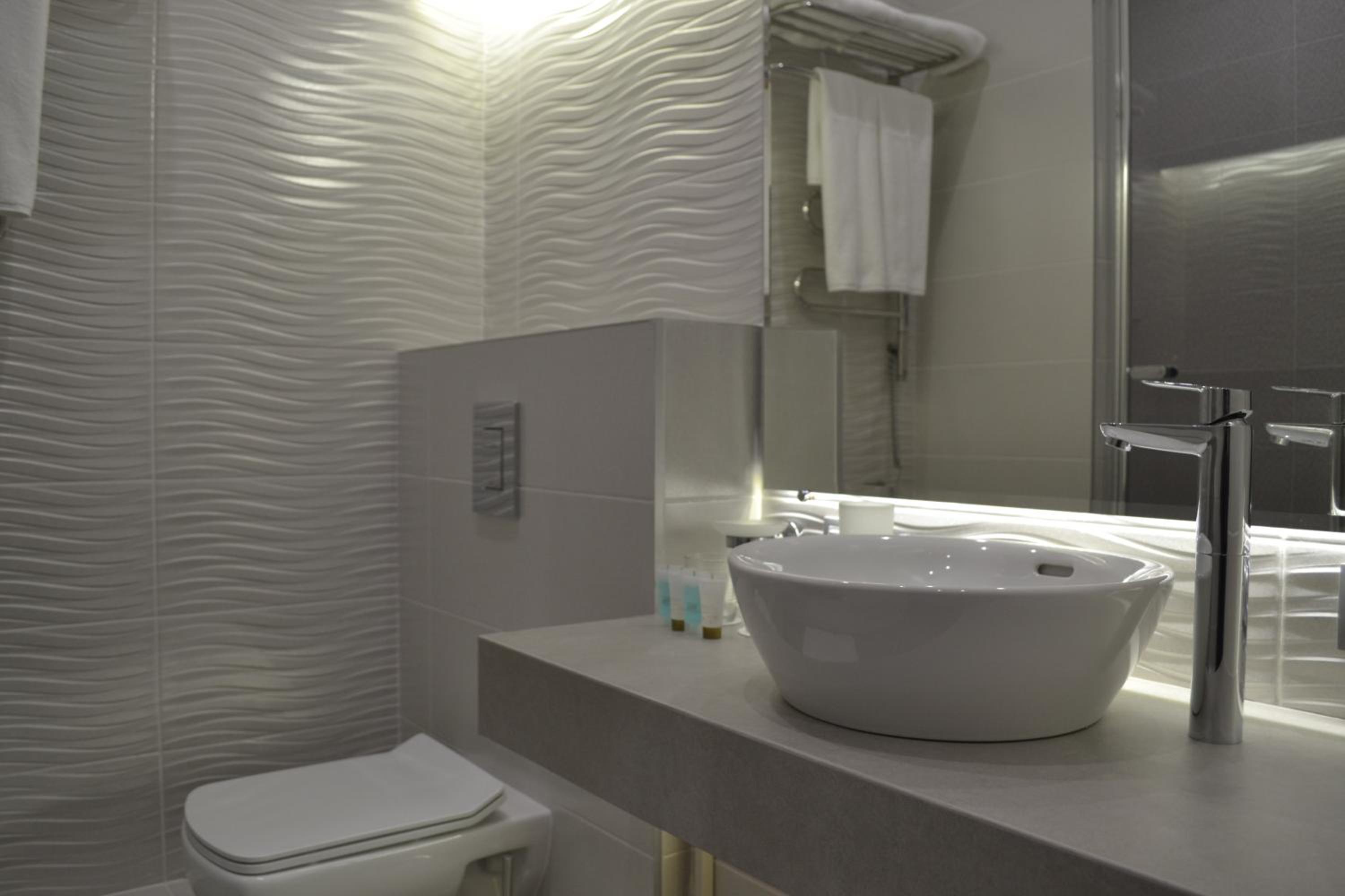 Double or Twin Room with Balcony photo 3