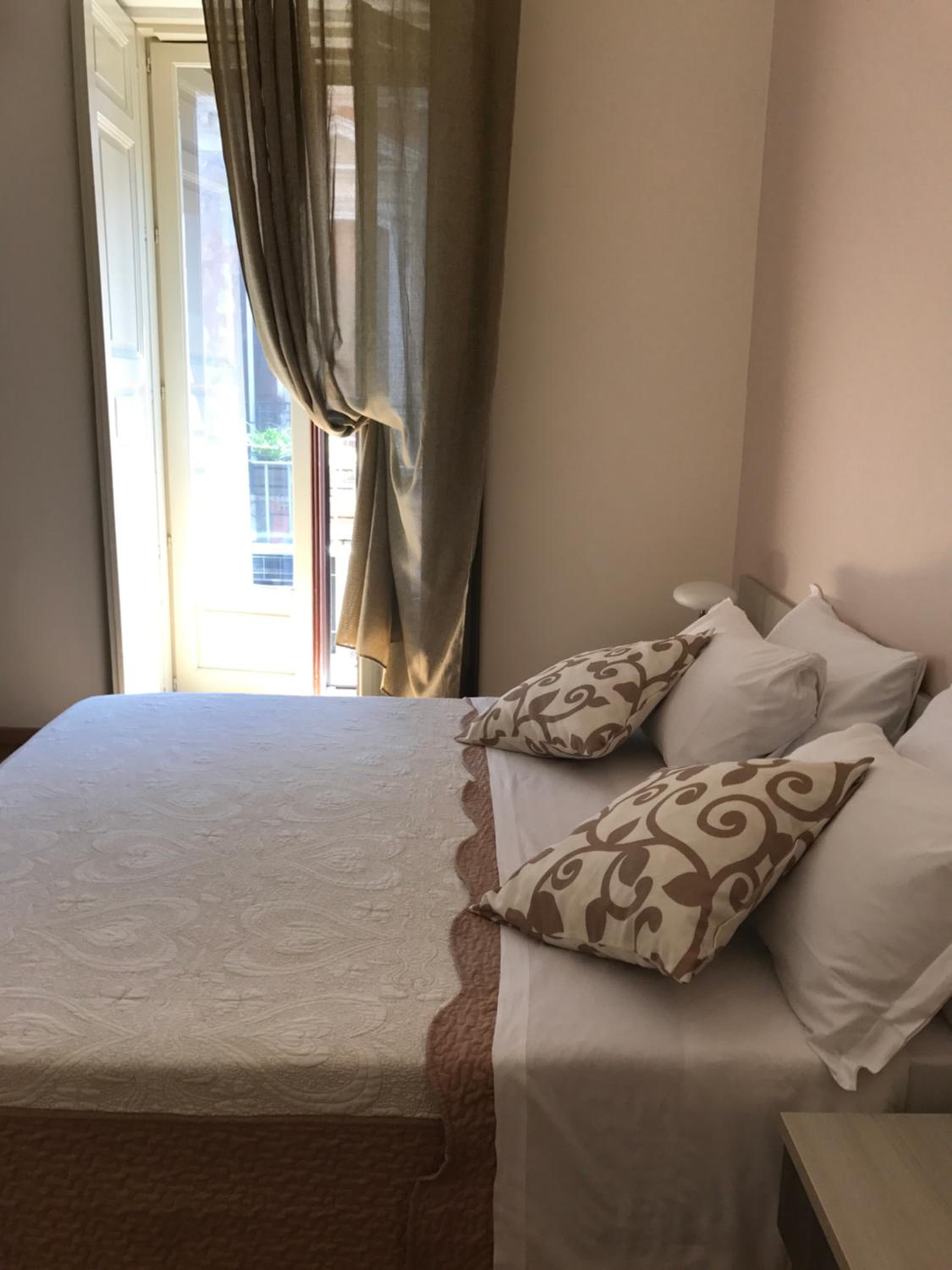 Double Room with Private Bathroom photo 3