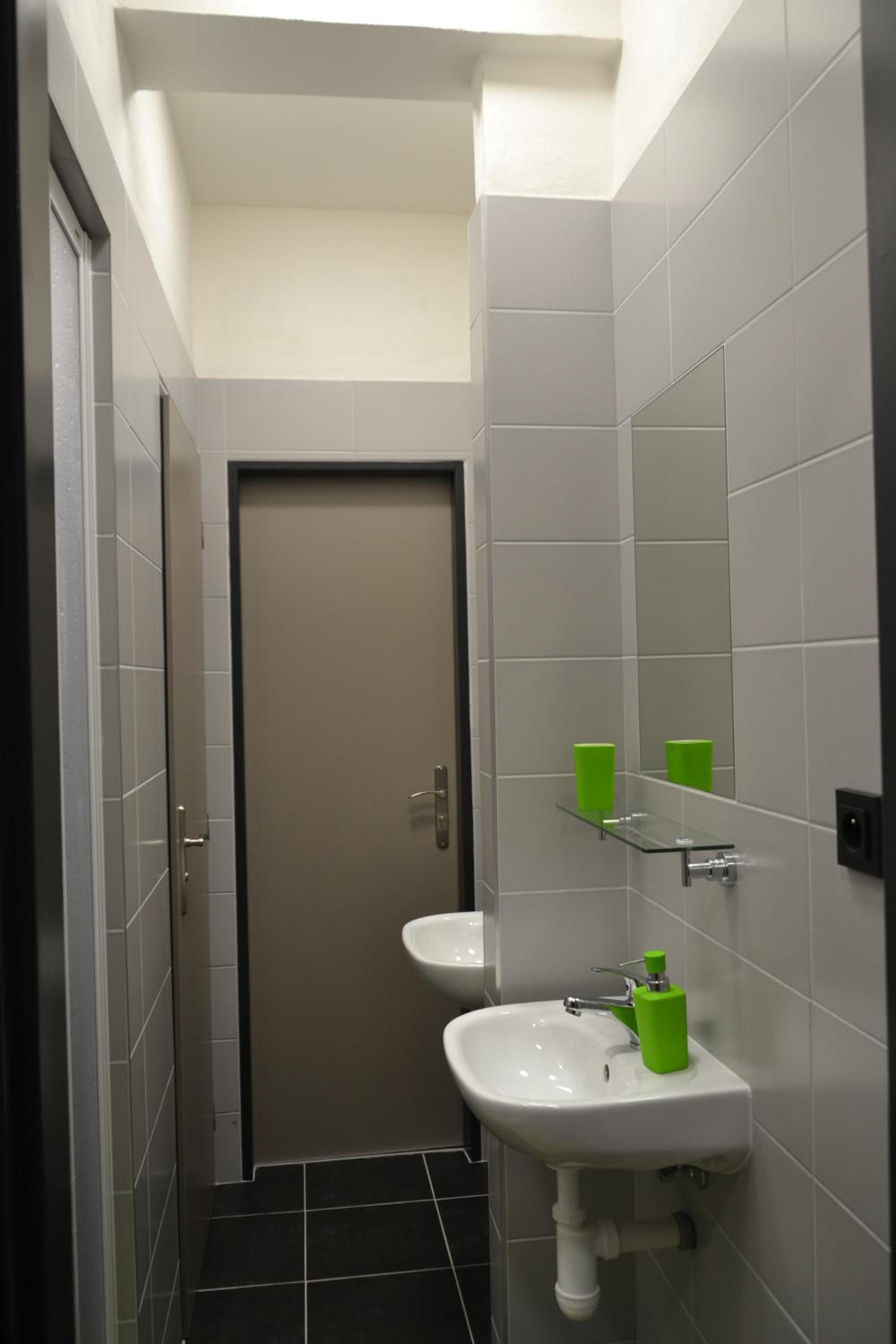 Twin Room - Photo 4